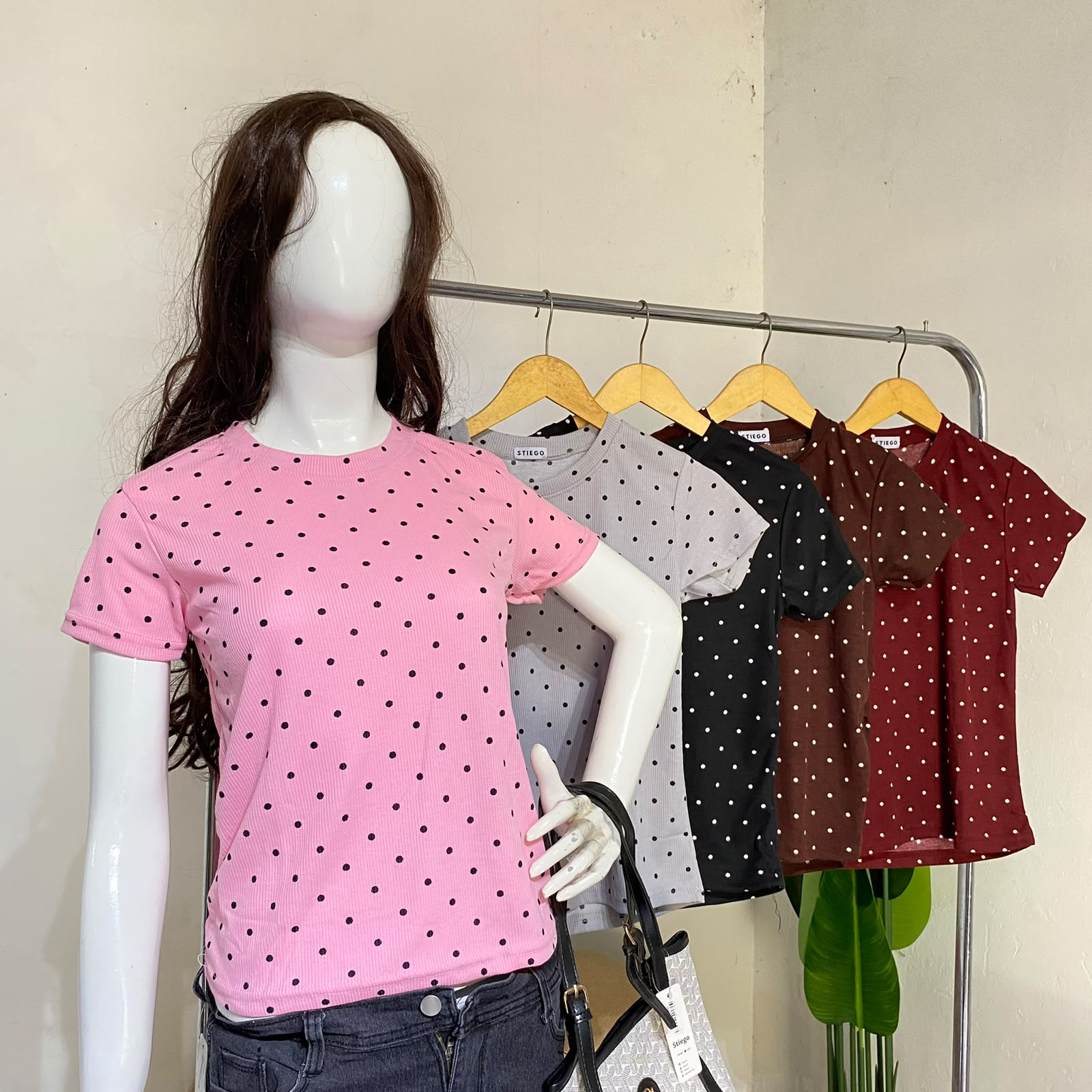 Kaos Wanita Polkadot fit