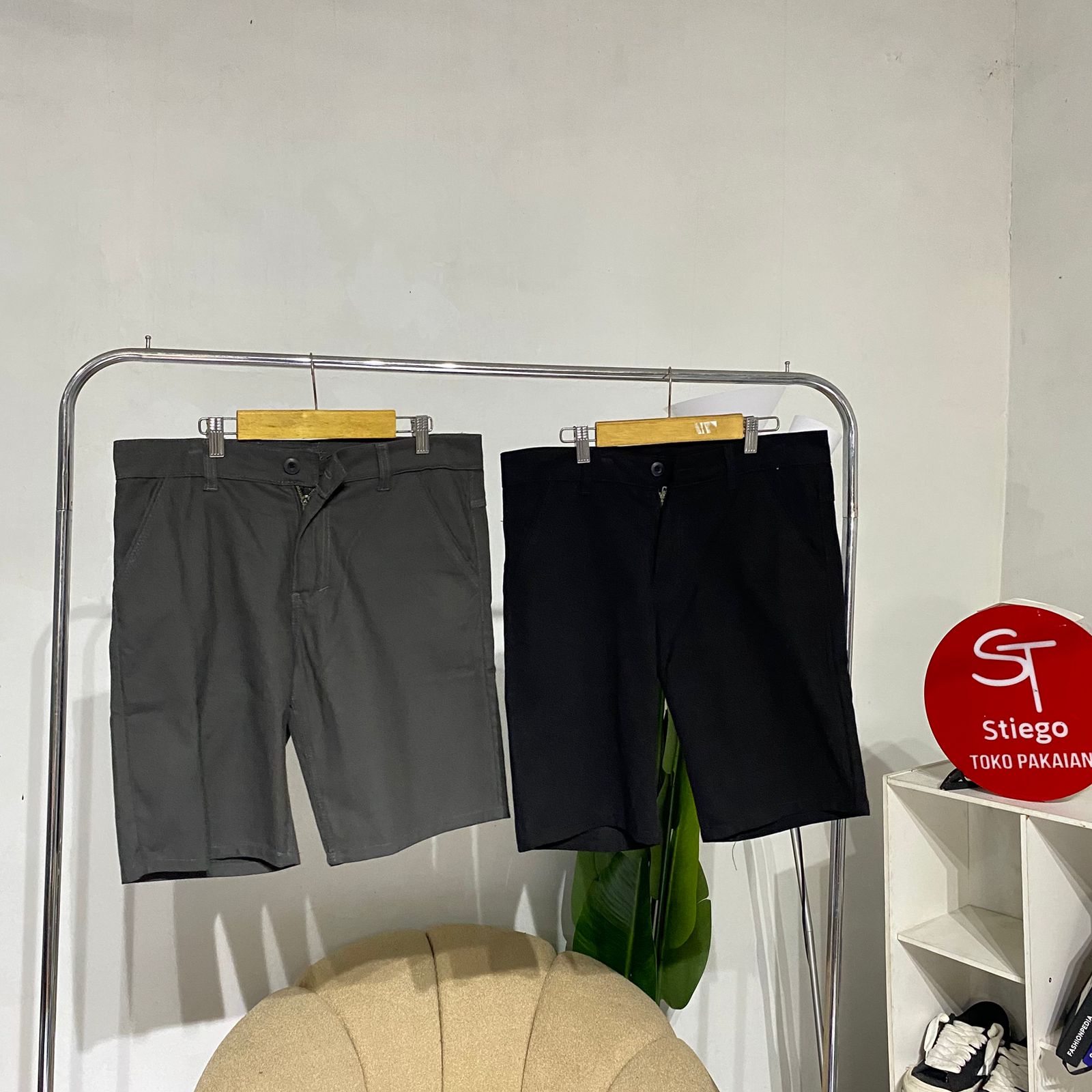 Celana Pendek Pria vertical line