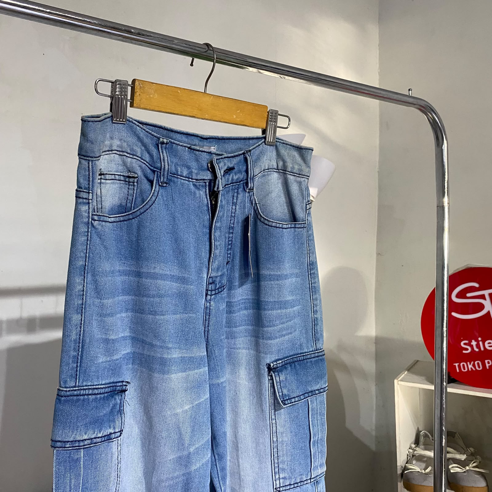 Celana wanita jeans snow blue whisker cargo   wanita