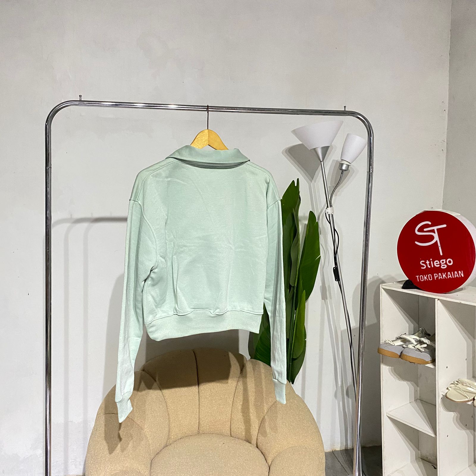 sweater wanita half  ziper crop