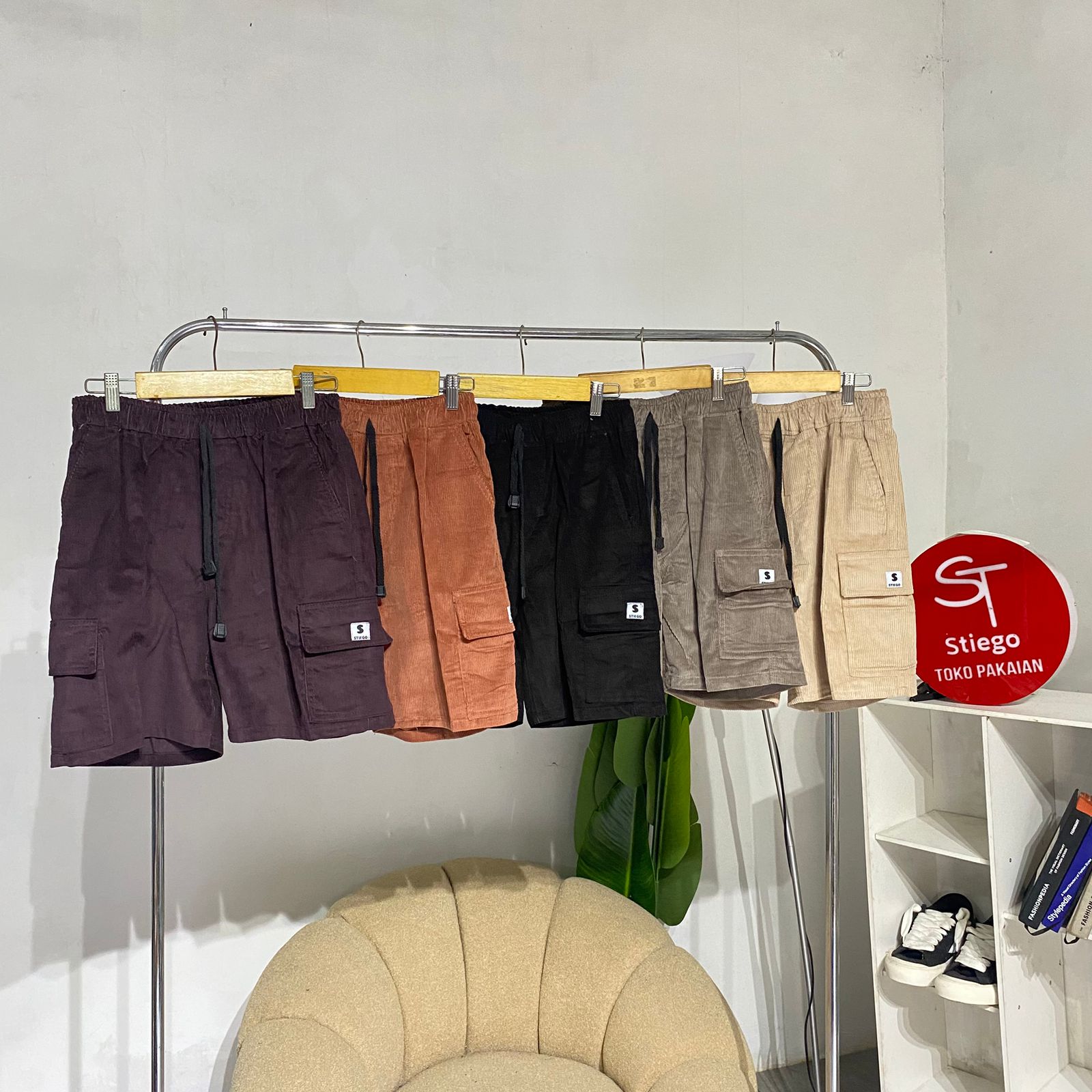 Stiego Celana Pendek Cargo Carduroy