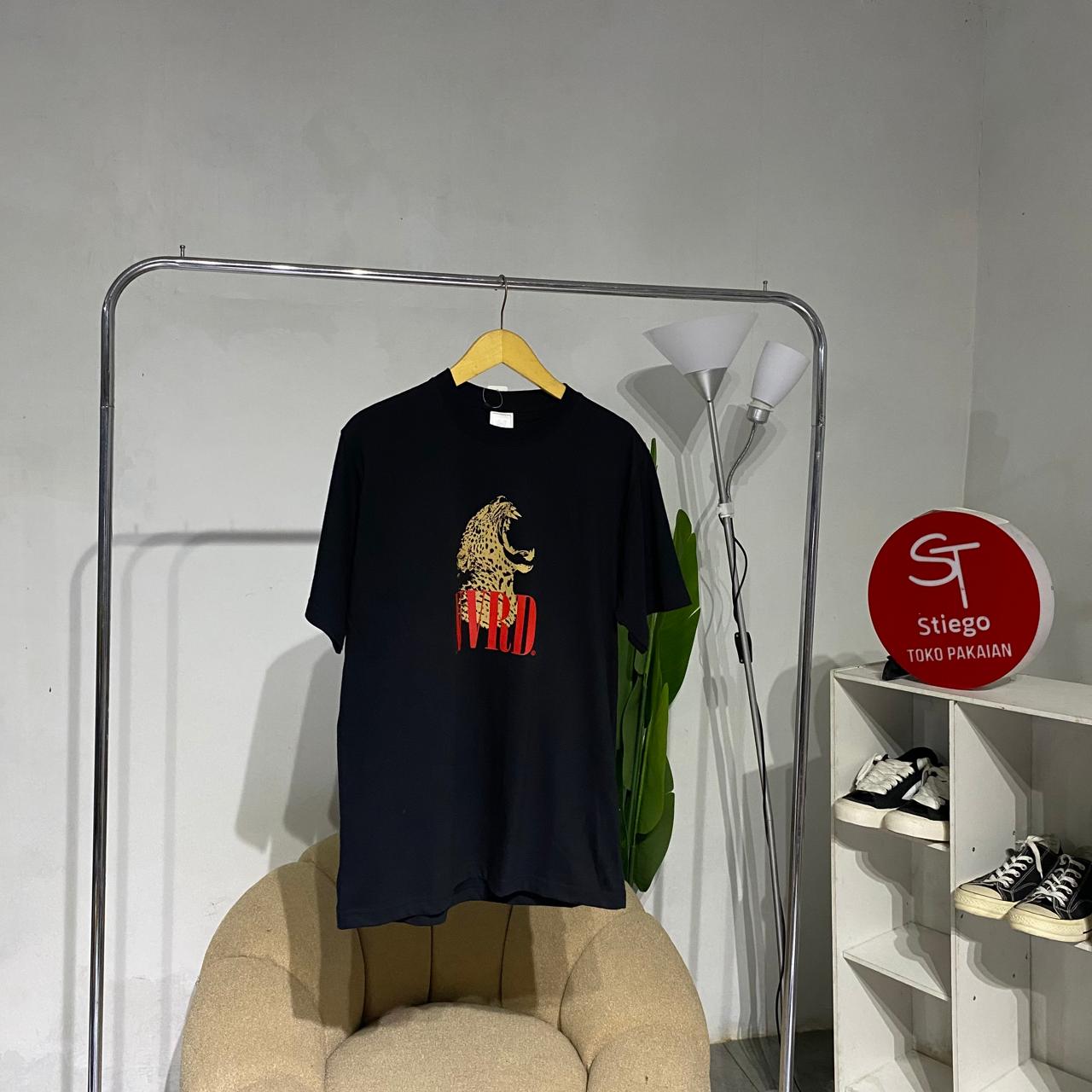 Kaos neverded oversize pria lengan pendek