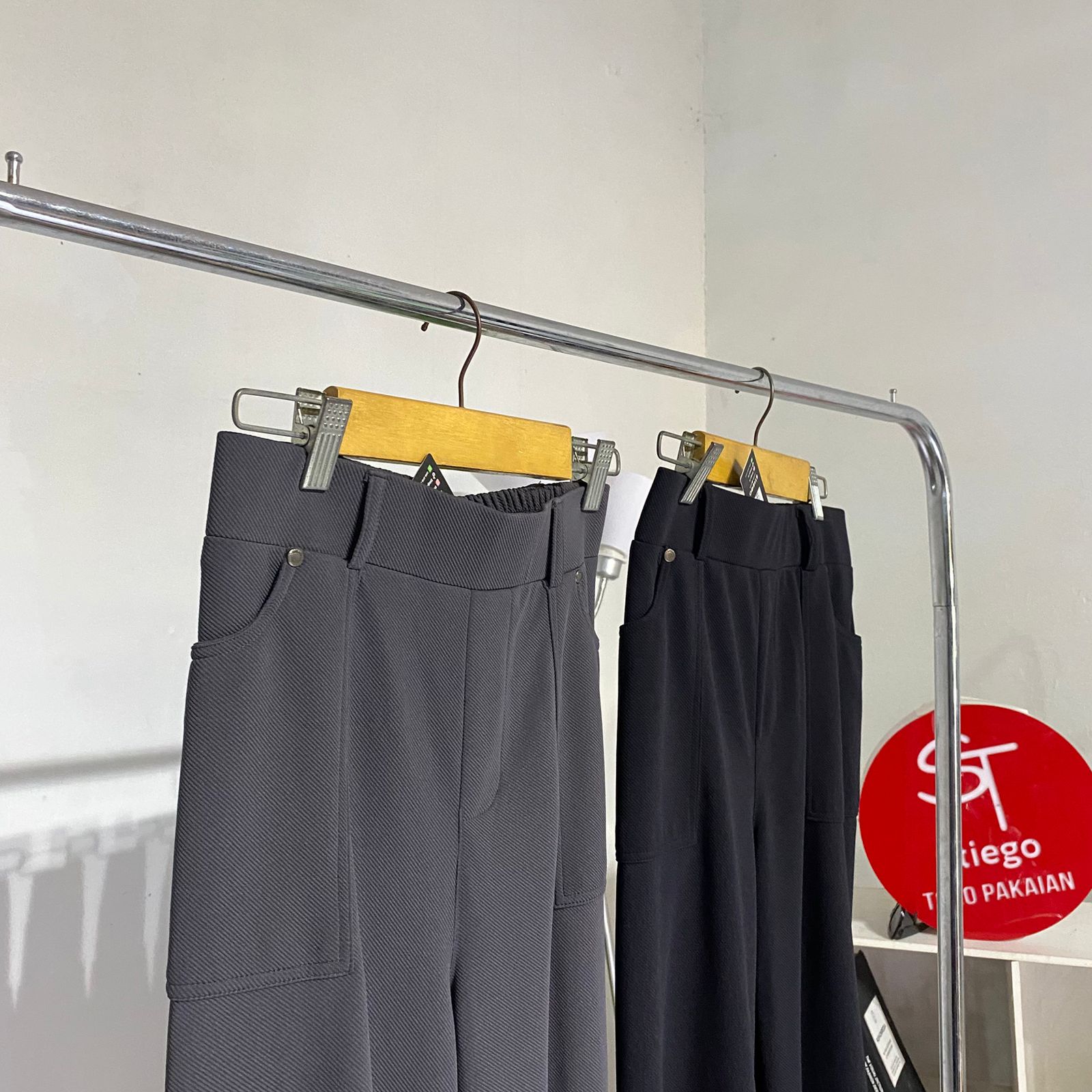 Celana wanita denim knit  pants
