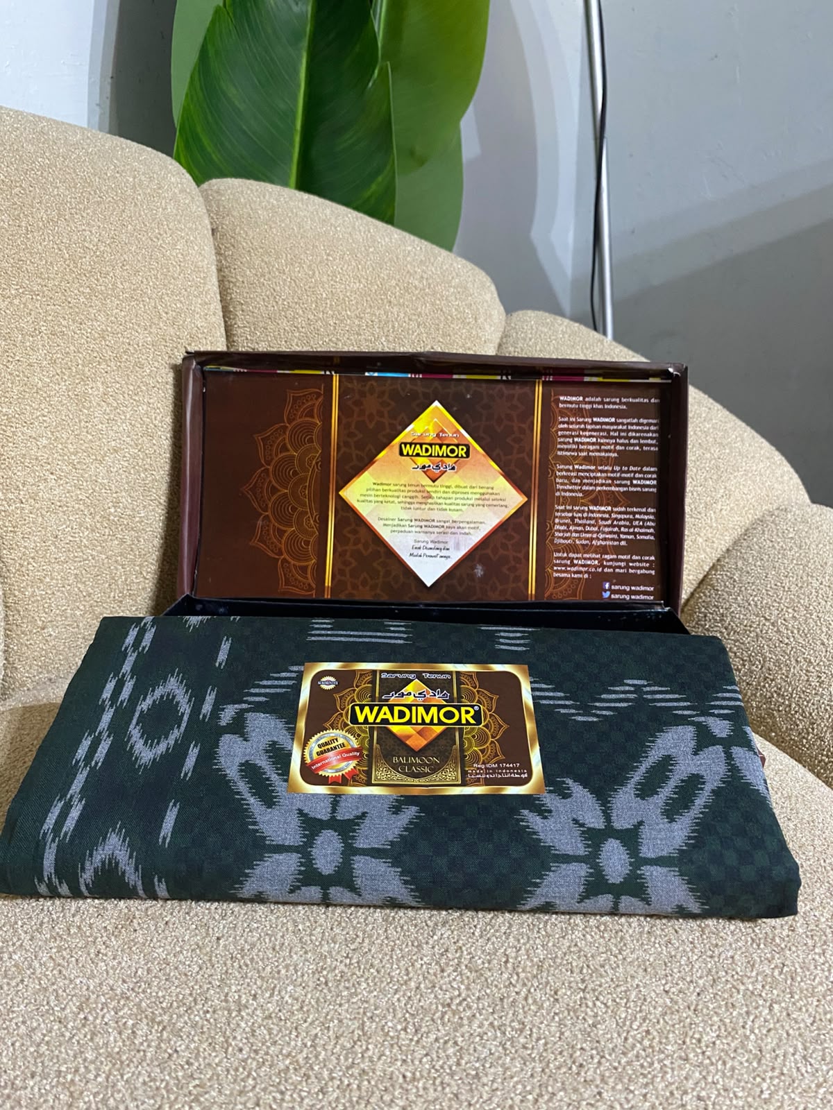 Sarung wadimor kembang