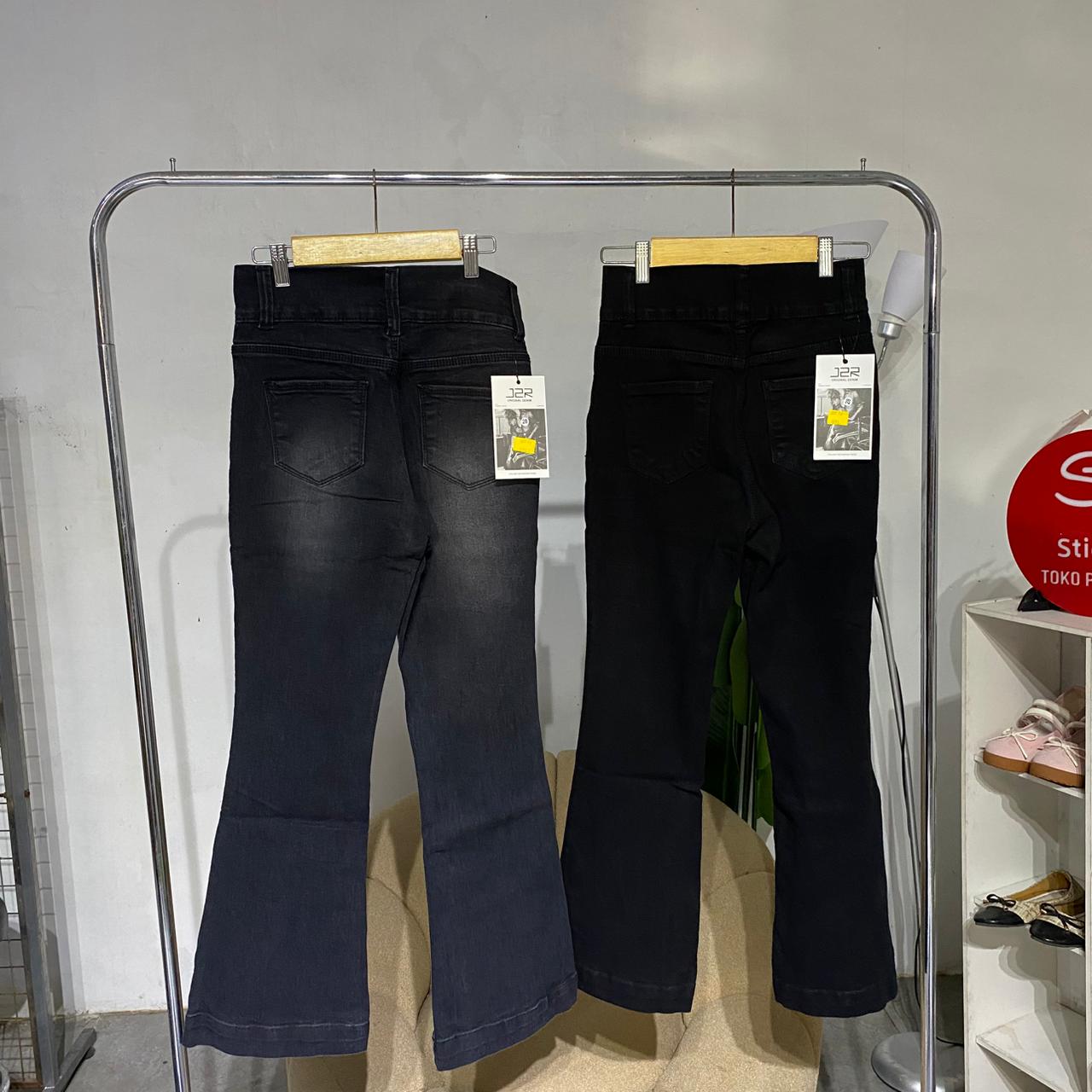 Celana jeans  wanita cutbray petite aspal 27-30