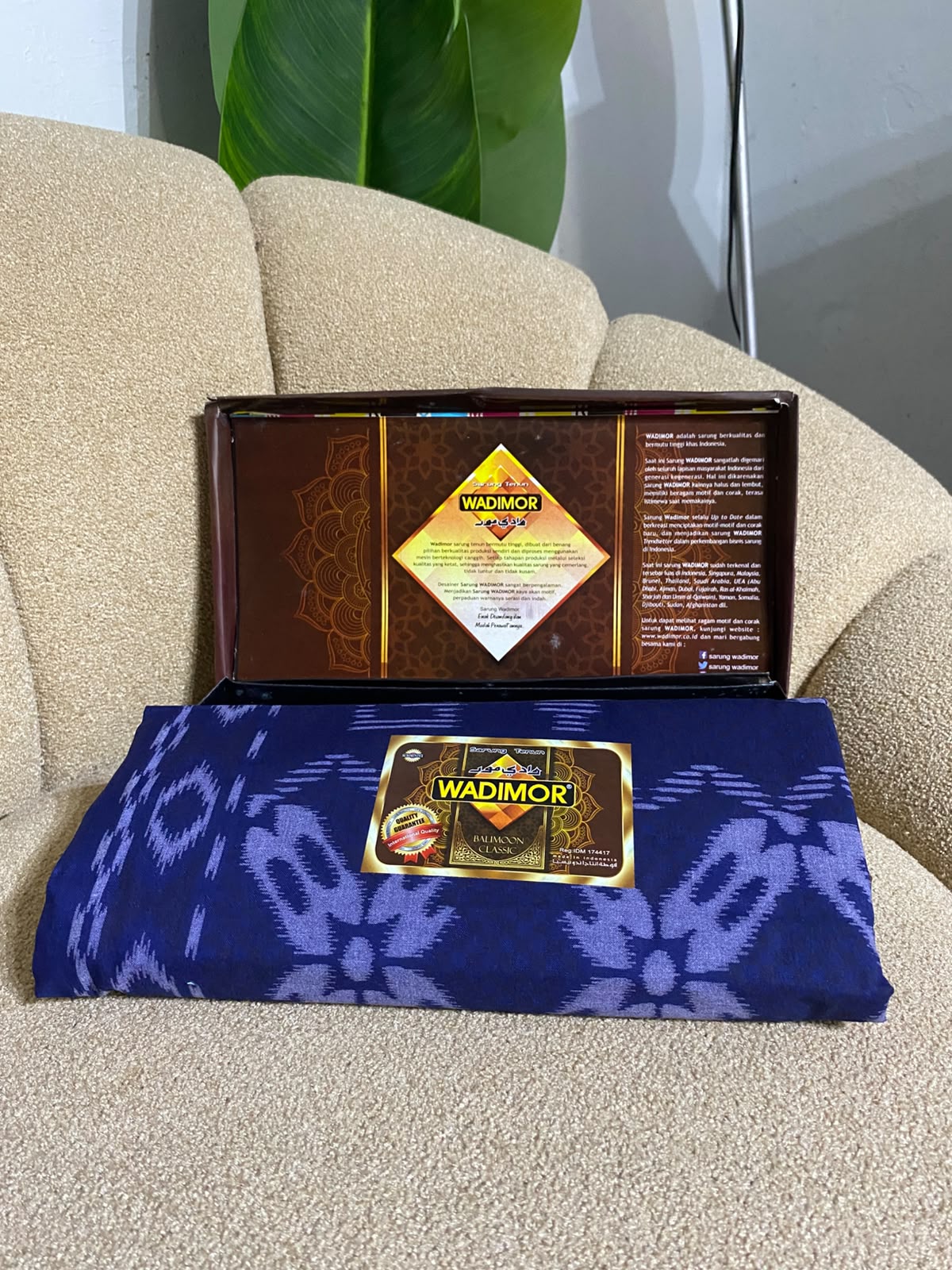 Sarung wadimor kembang
