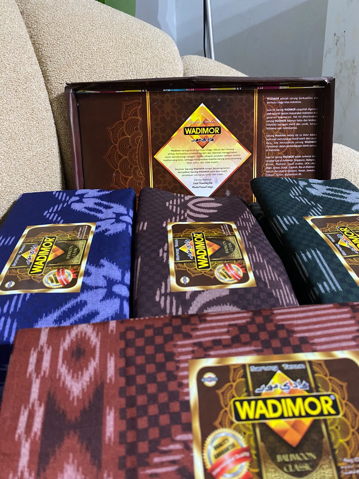 Sarung wadimor kembang