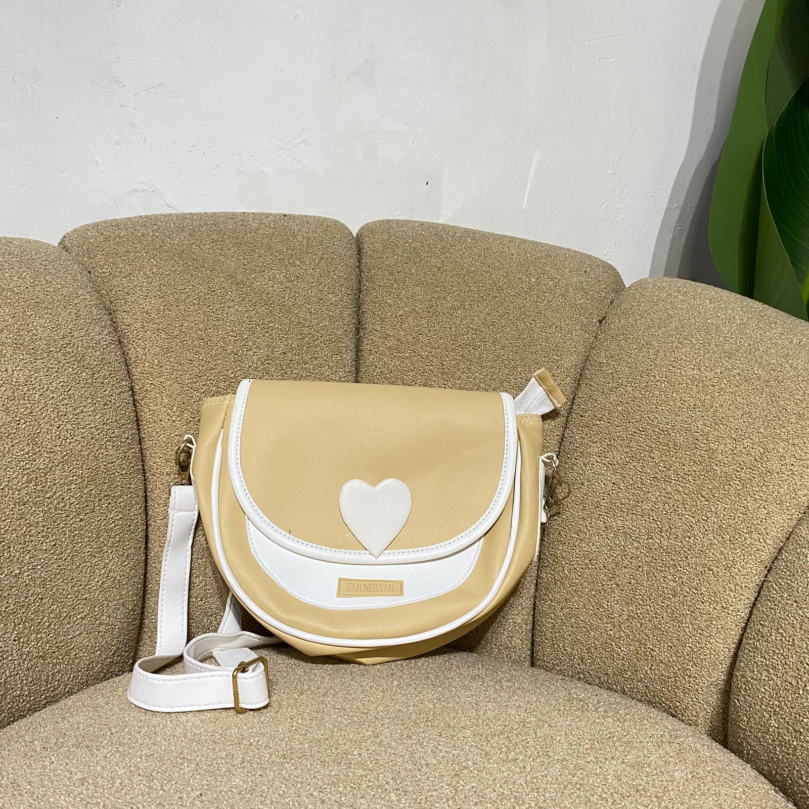 Tas wanita rena slempang love