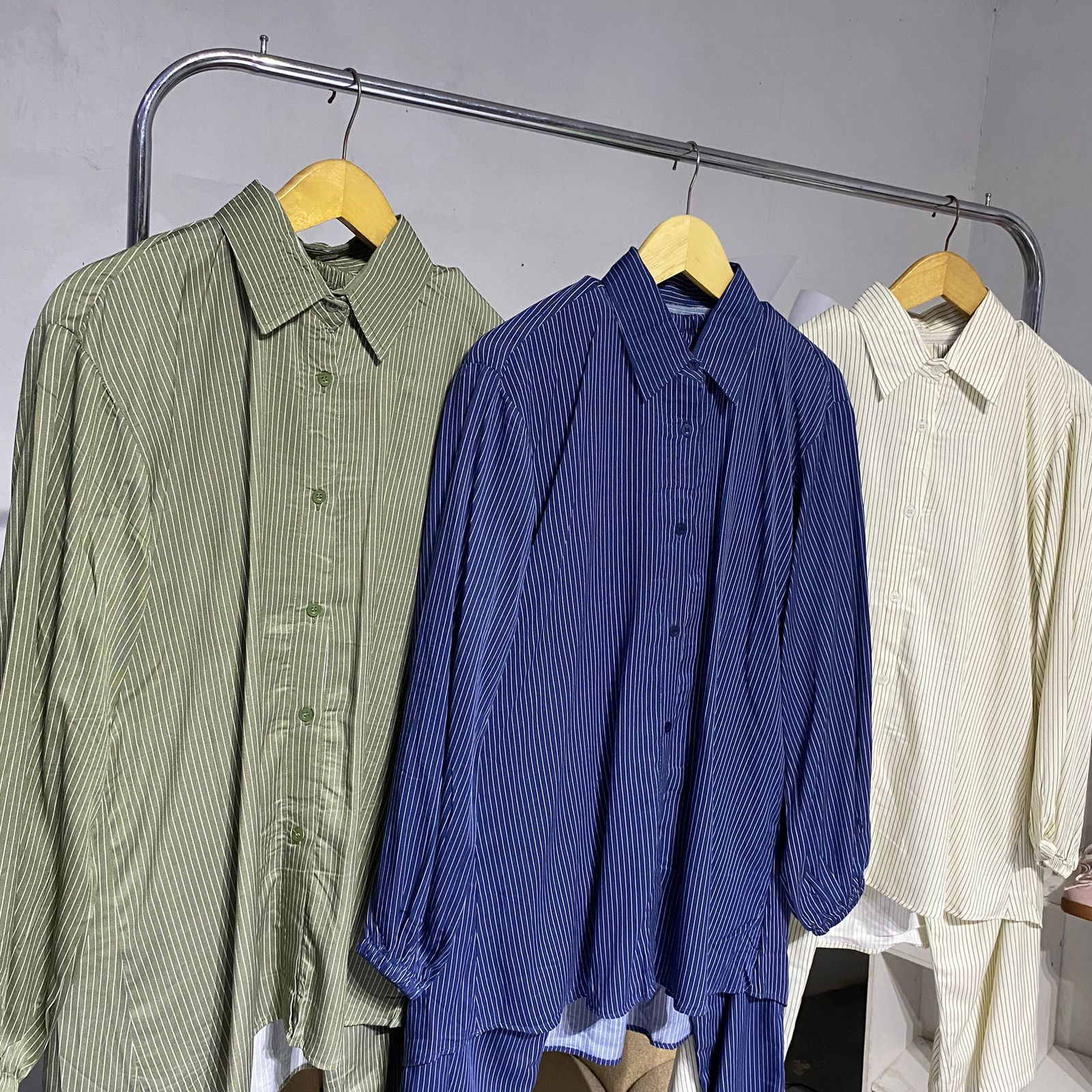 onset wanita kemeja  & celana stripe