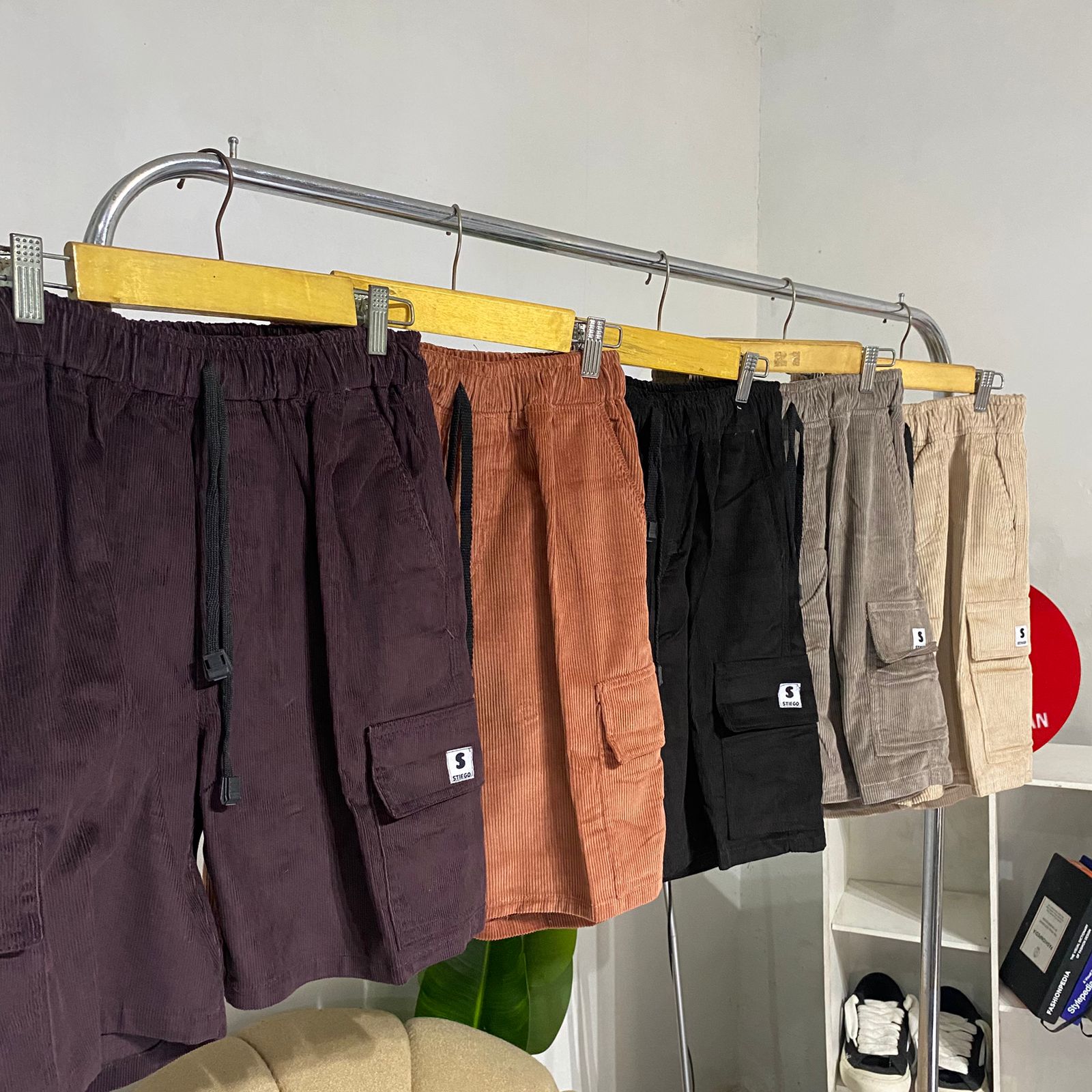 Stiego Celana Pendek Cargo Carduroy