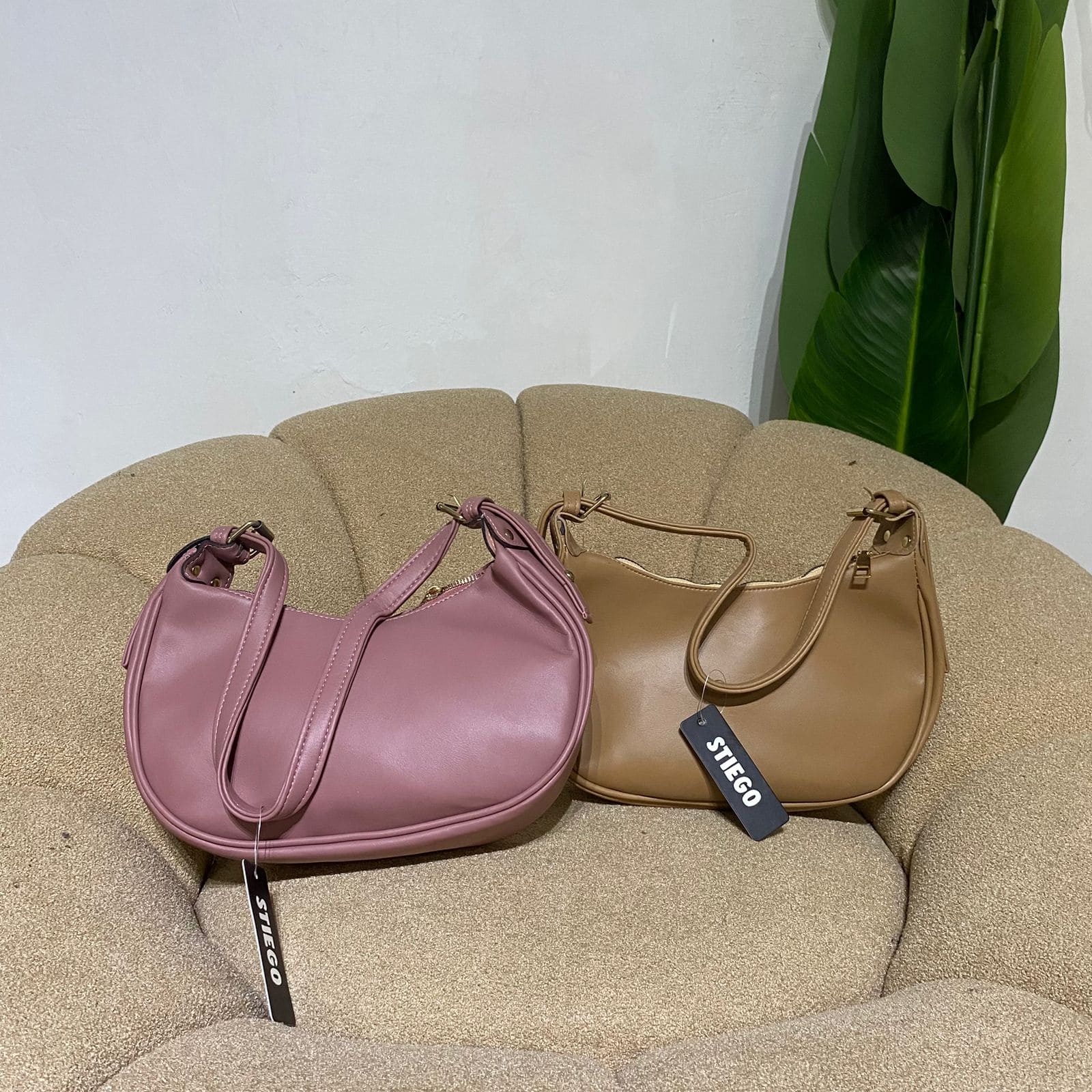 tas slempang wanita azila
