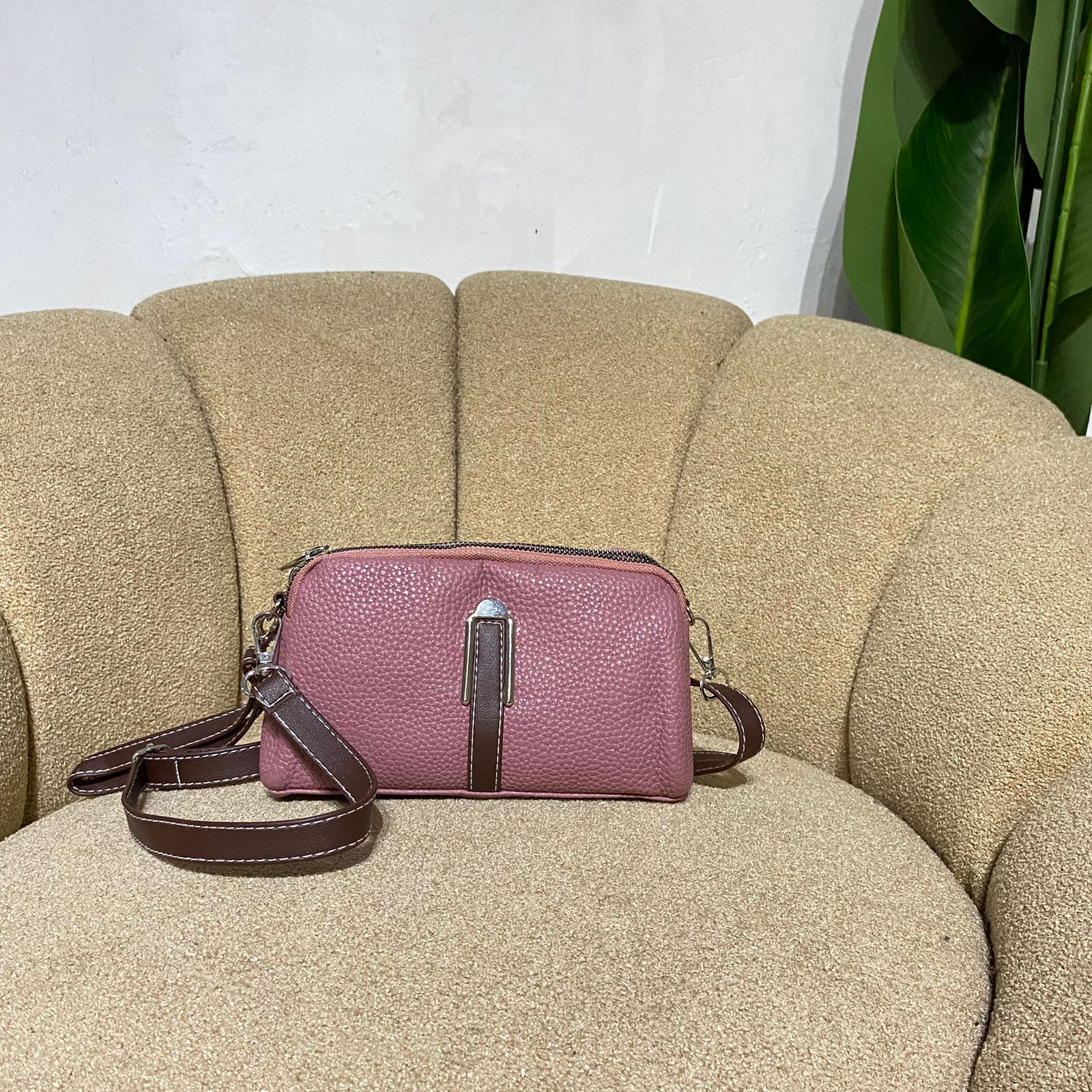 tas slempang eni