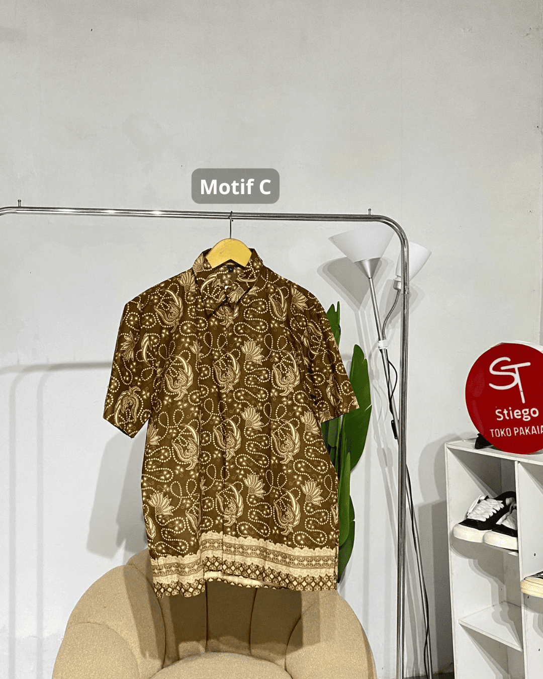 Kemeja batik lengan pendek pria  Kuda mas