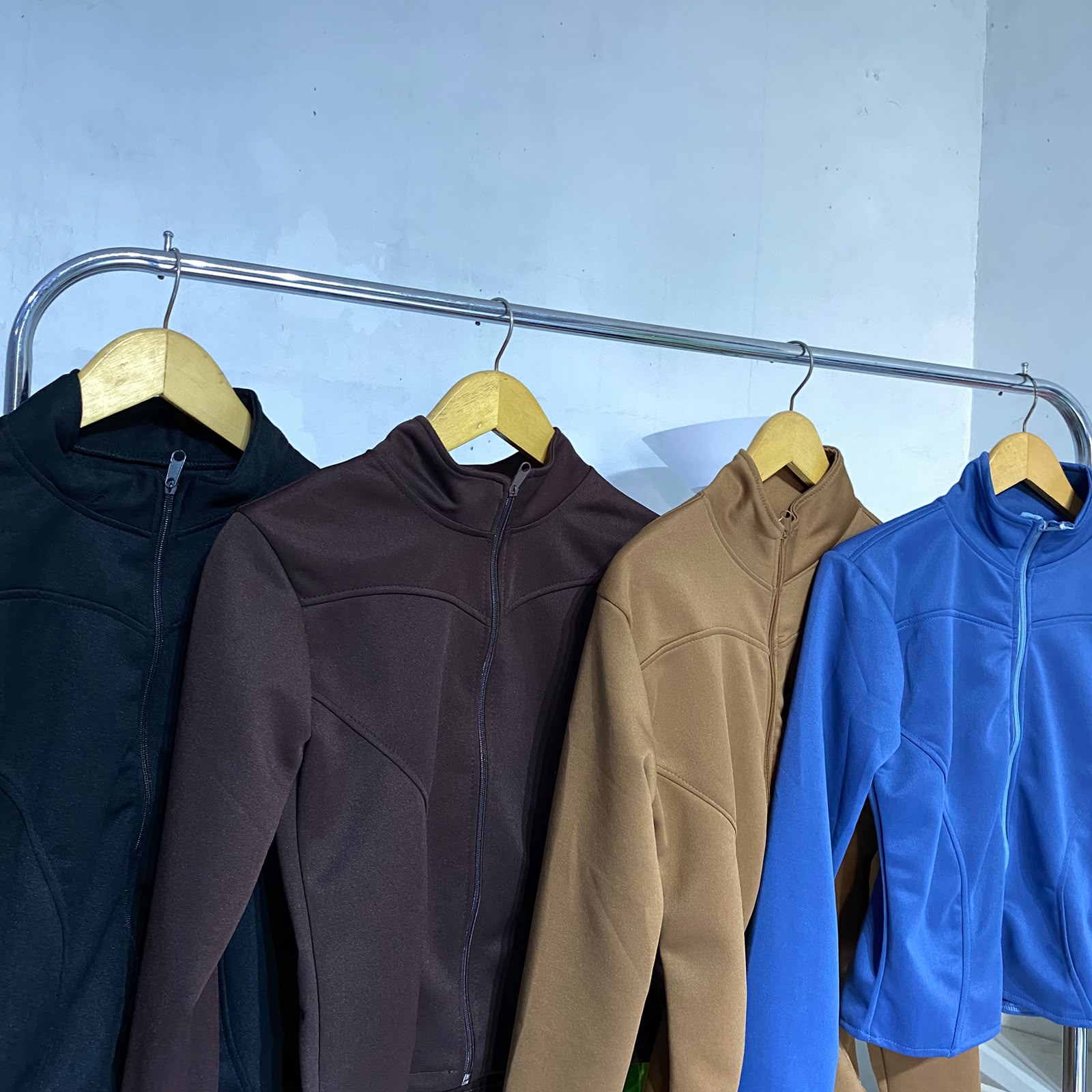 Jaket olahraga wanita slim rebilion