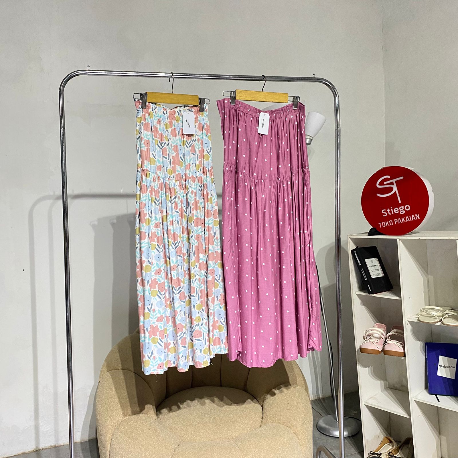 Rok wanita motif