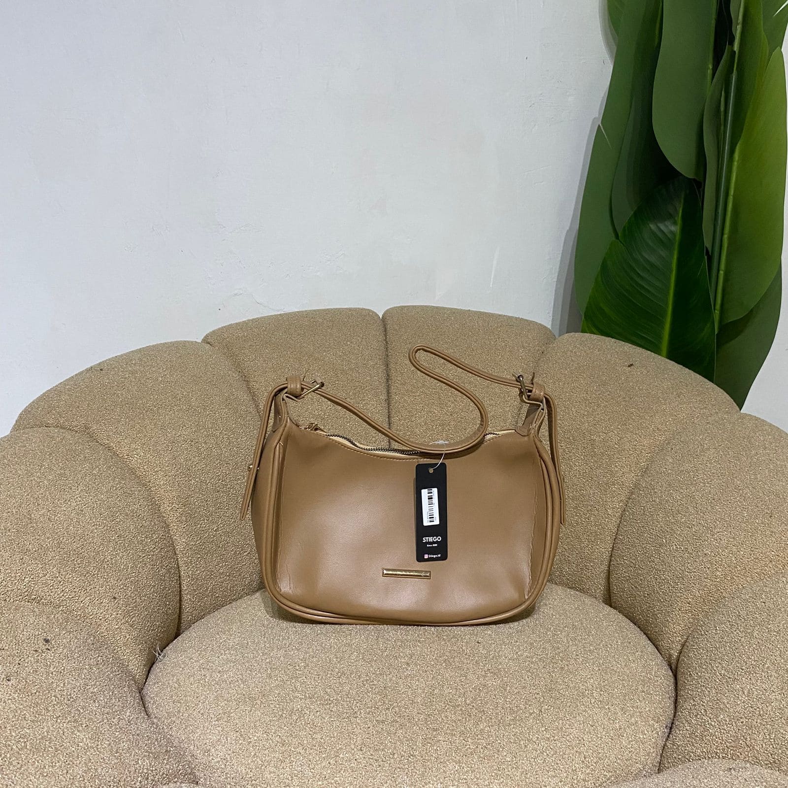 tas slempang wanita azila