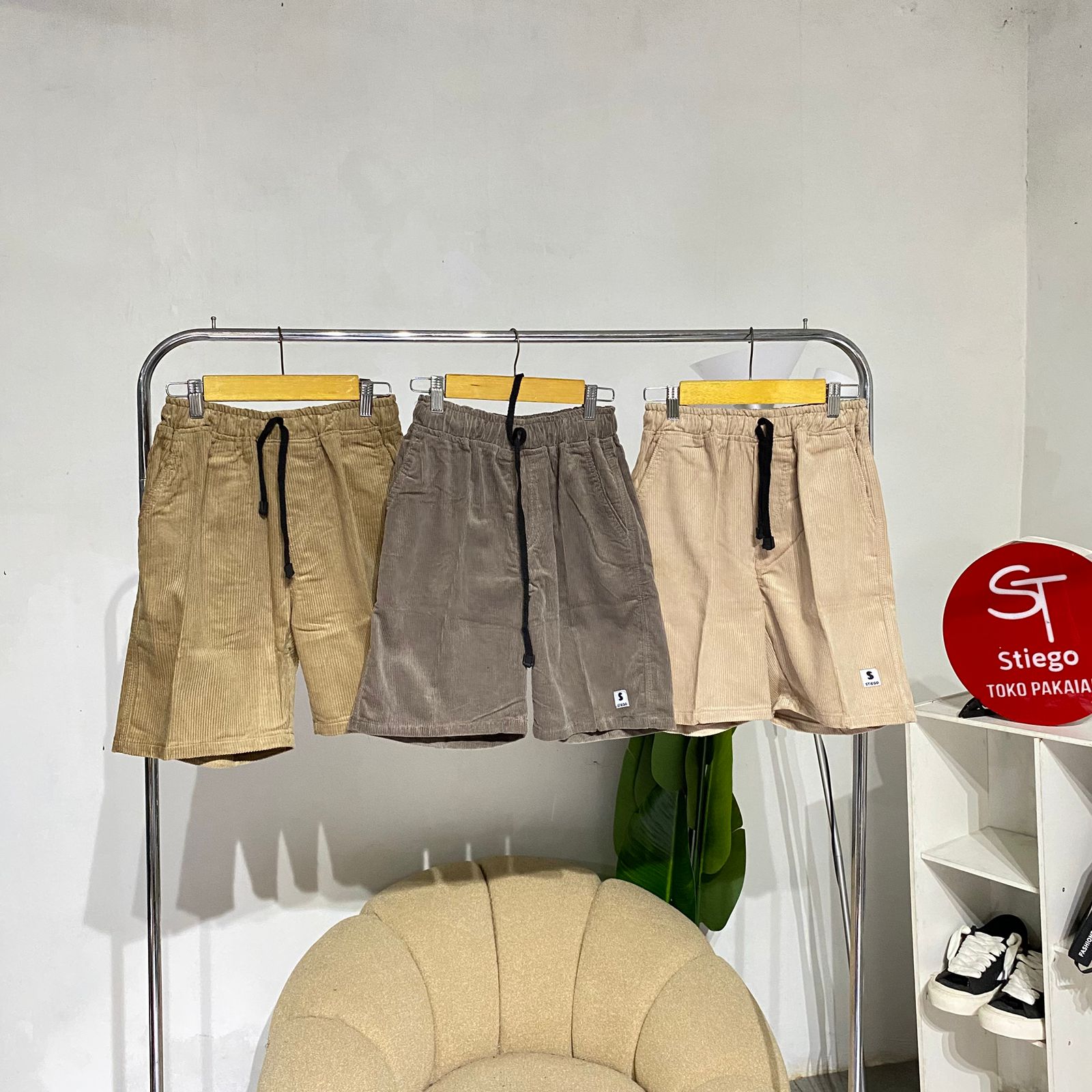 Stiego Celana Pendek Carduroy