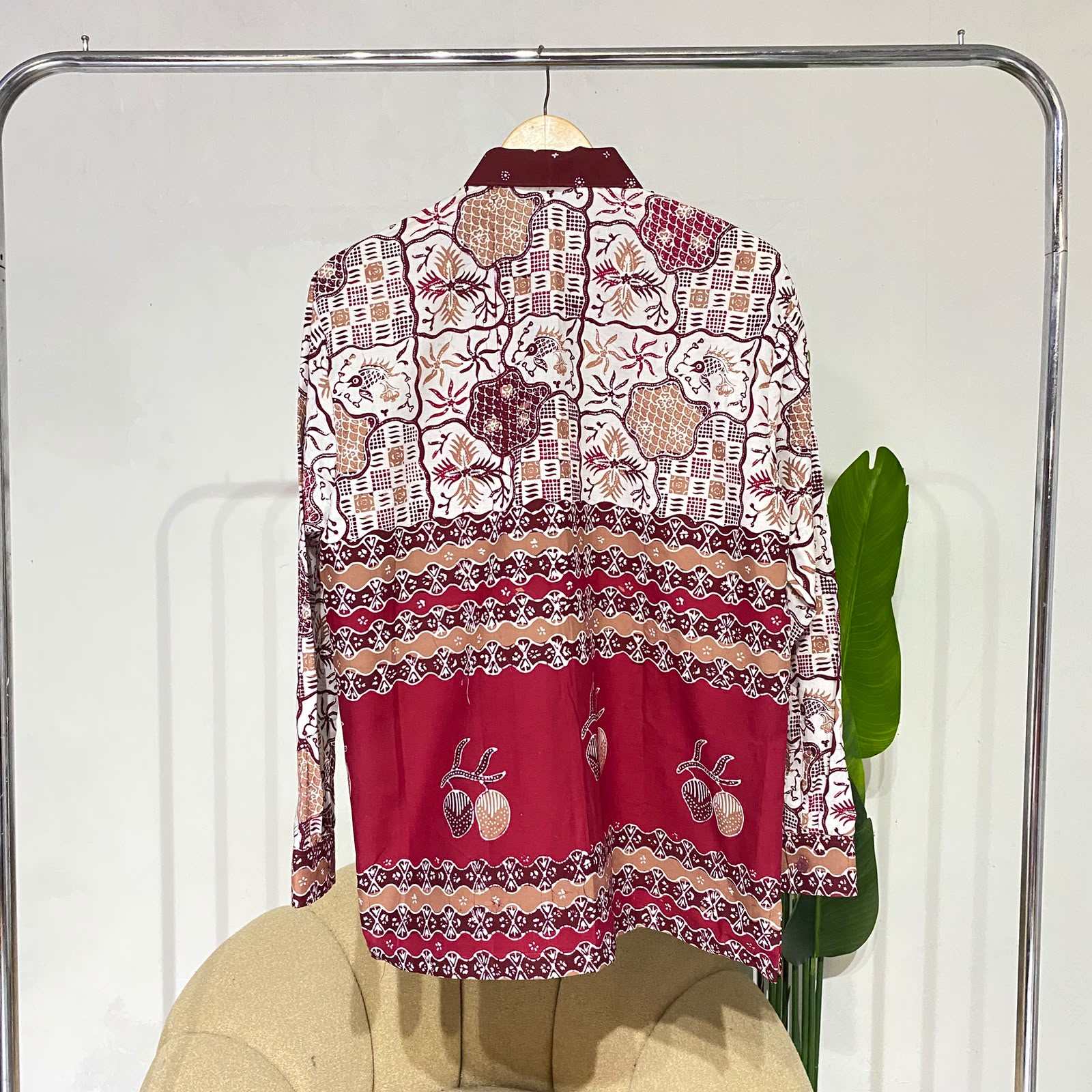 Kemeja batik  pria lengan panjang binair
