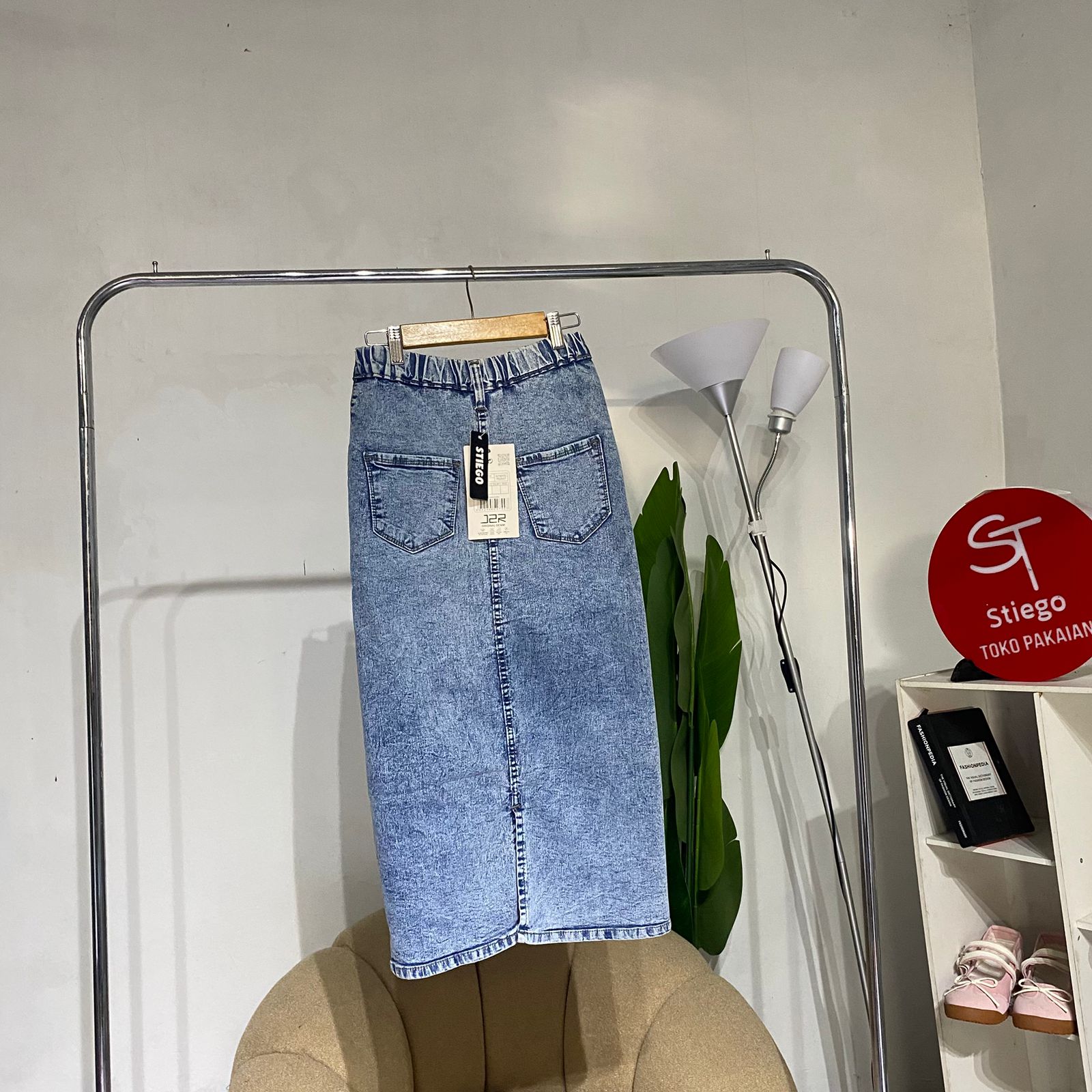 Rok jeans slim  wanita J2R