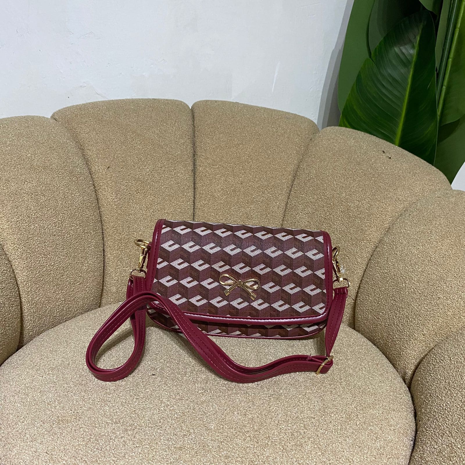 Tas slempang wanita motif Clarina