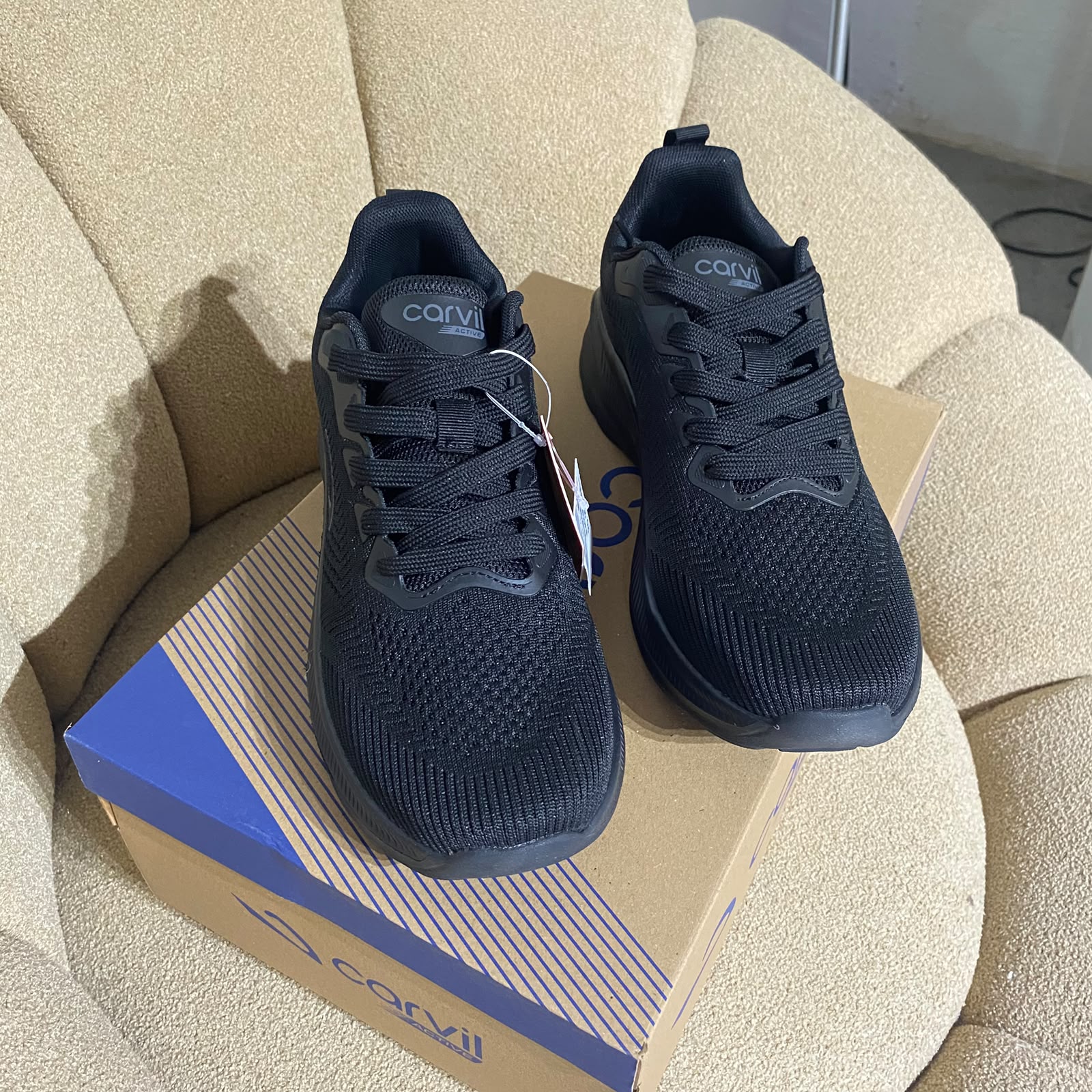 Sepatu Carvil running