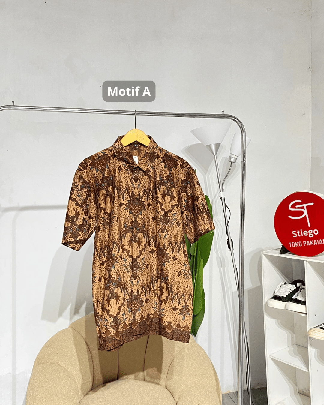 Kemeja batik lengan pendek pria  Kuda mas
