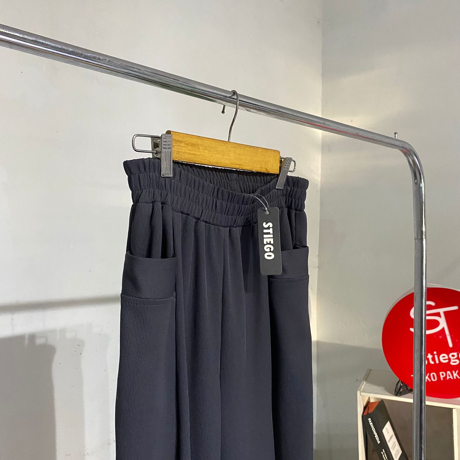 Celana wanita ram knit  pants