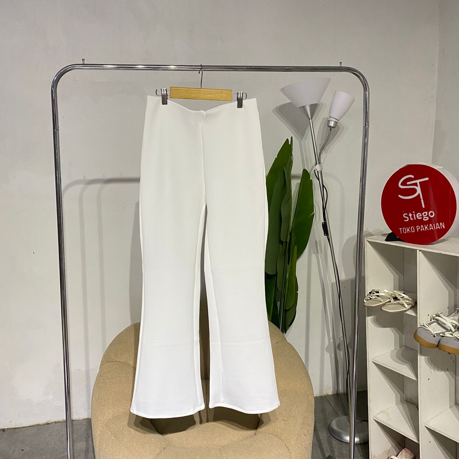 Celana wanita flare cutbray scuba