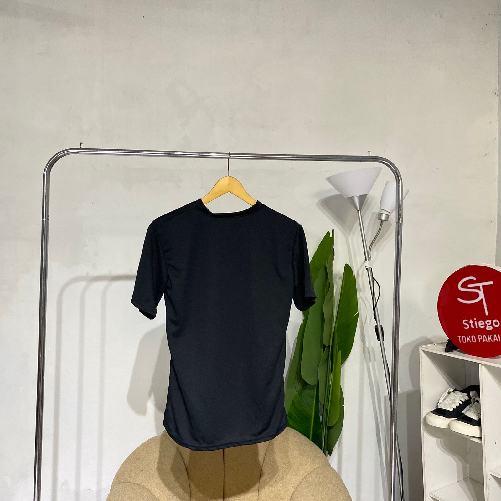 Kaos pria olahraga slim fit
