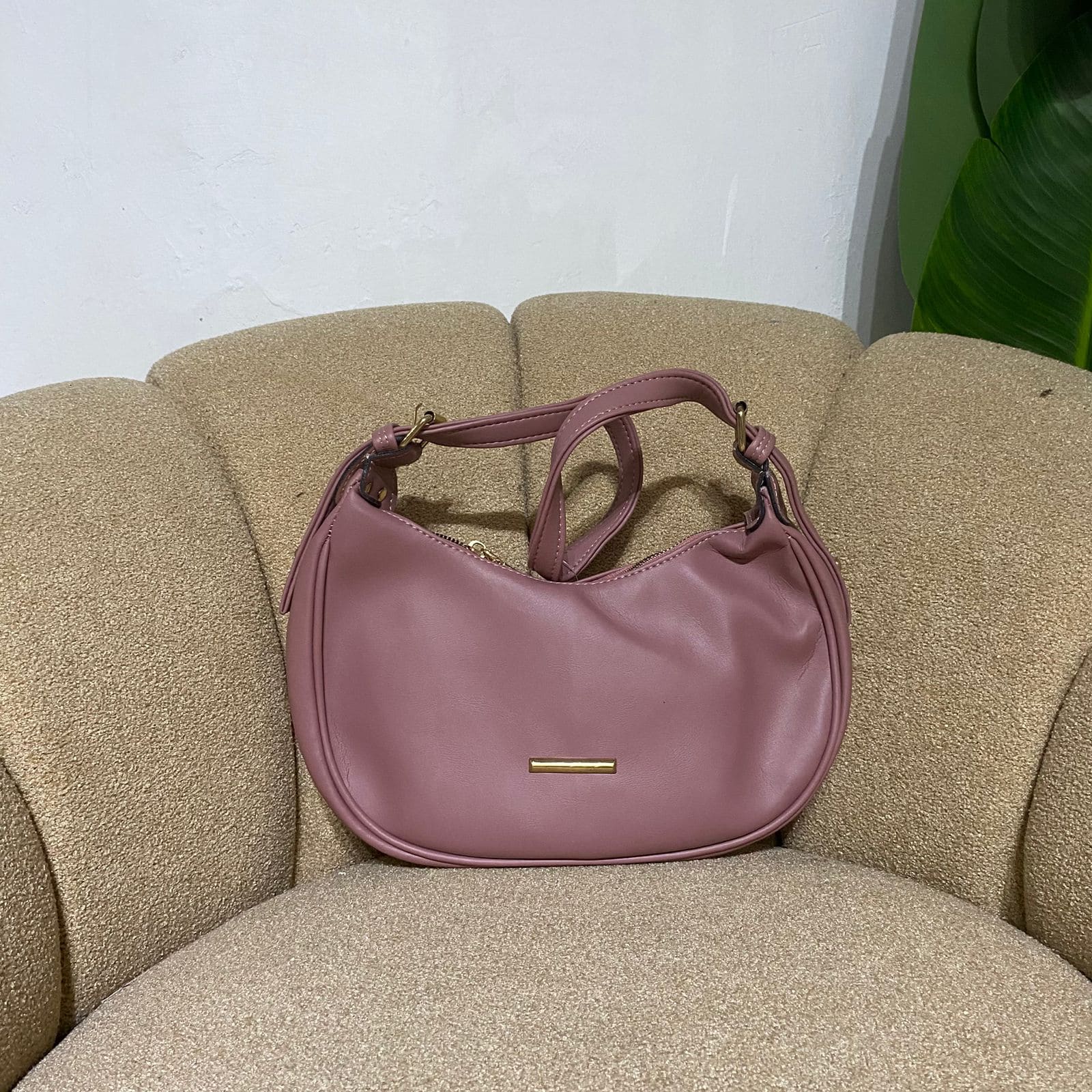 tas slempang wanita azila