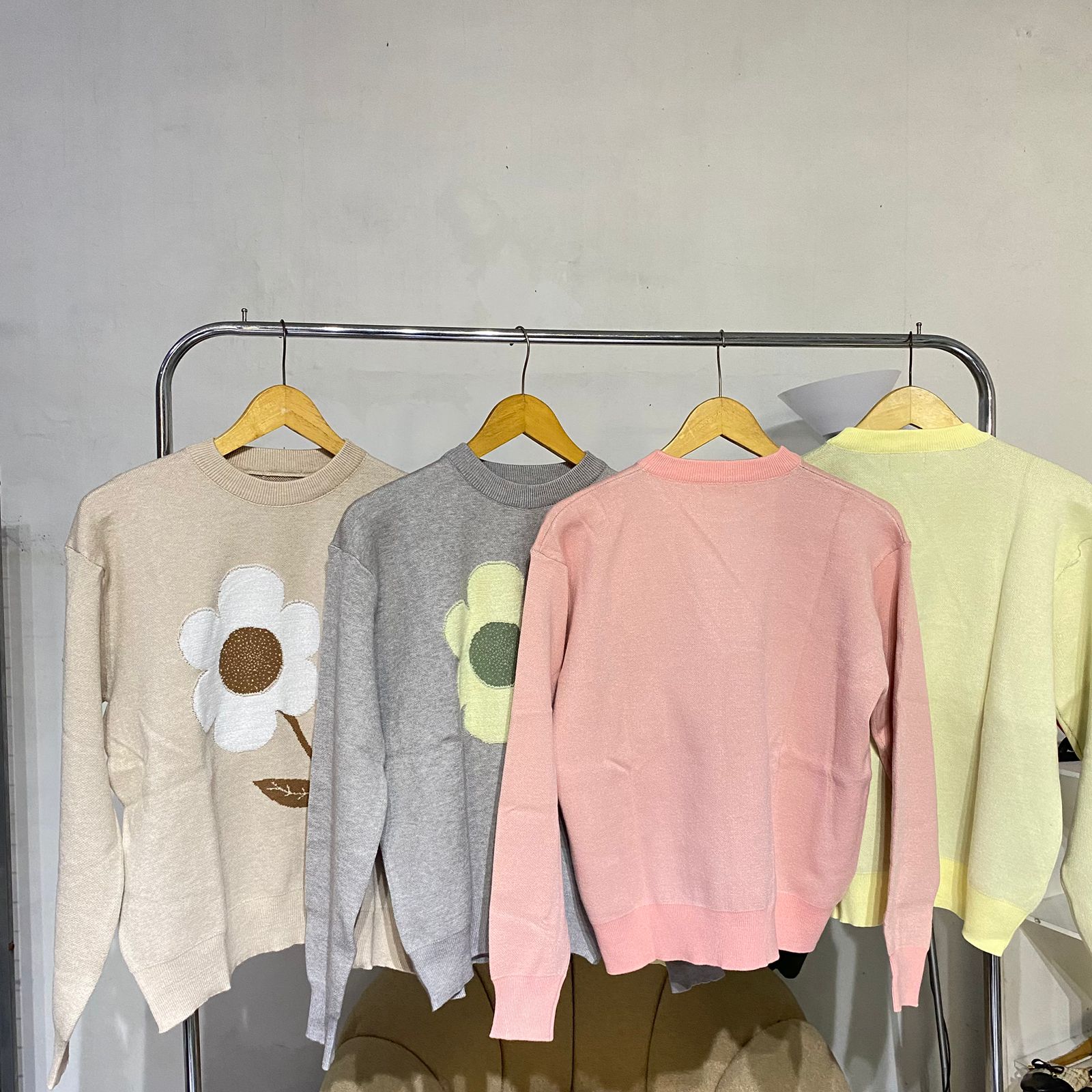 Atasan sweater knit wanita arisa bunga (midun)
