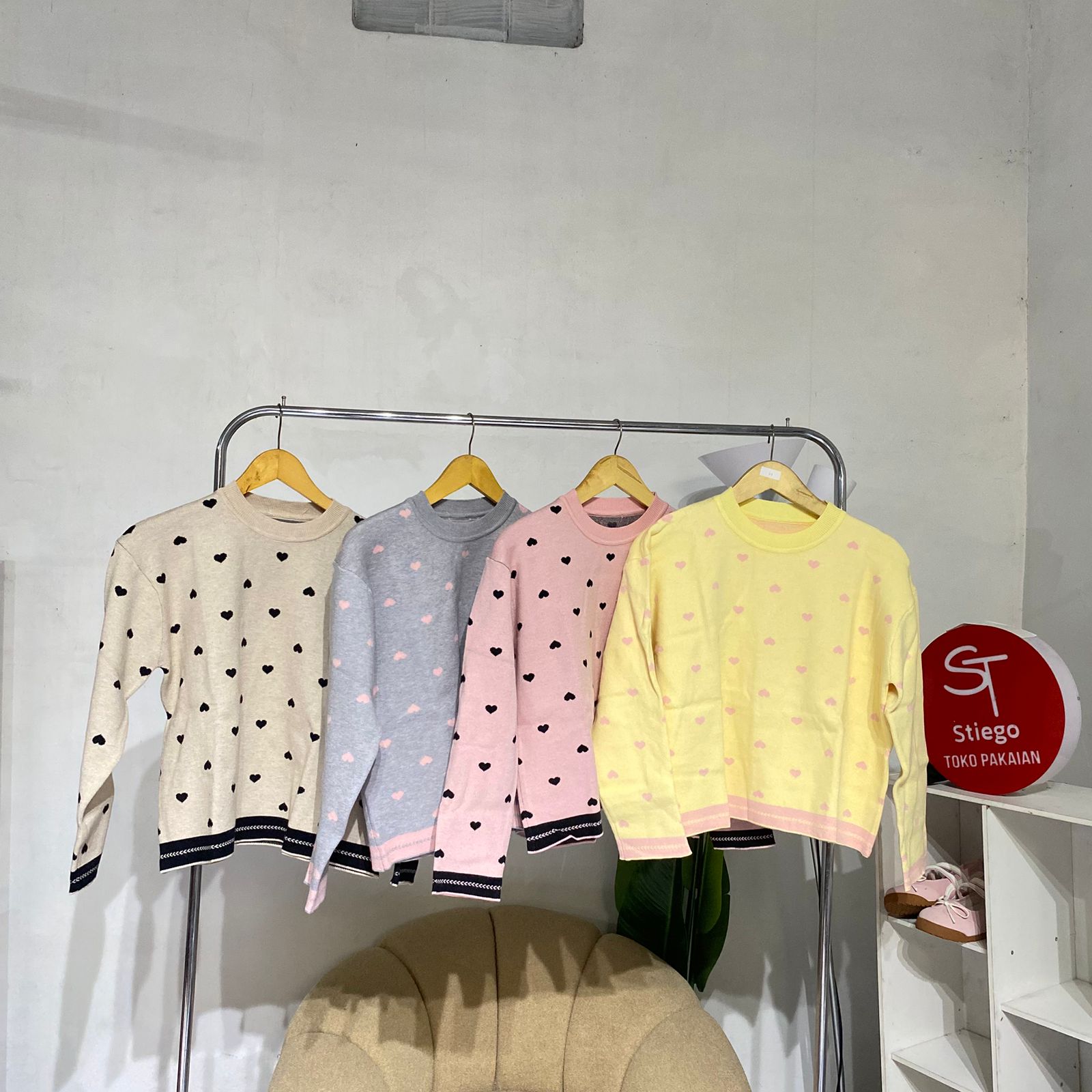 Atasan knit viola Crop Blouse Polkadot