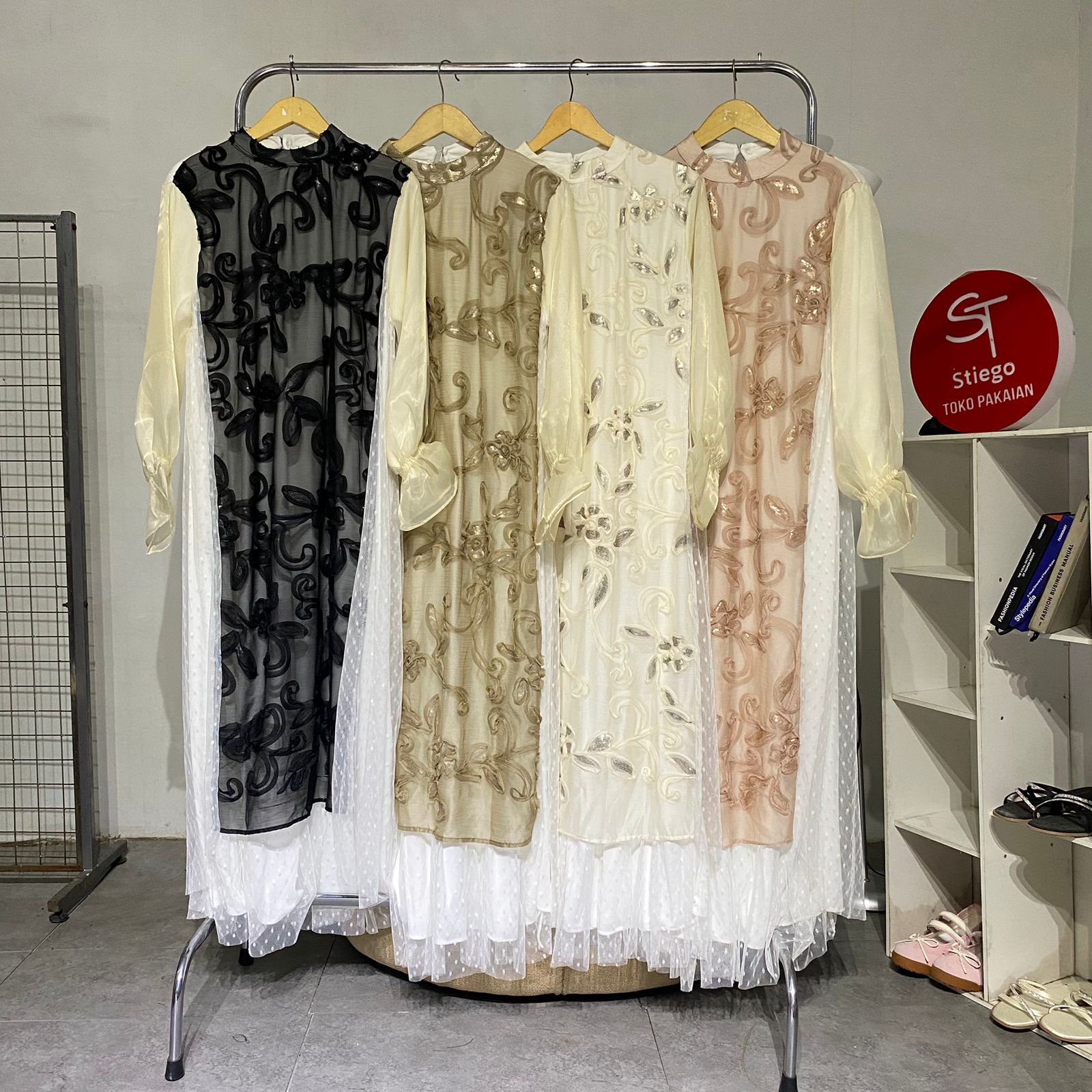 Gamis Wanita  anggun kombinasi