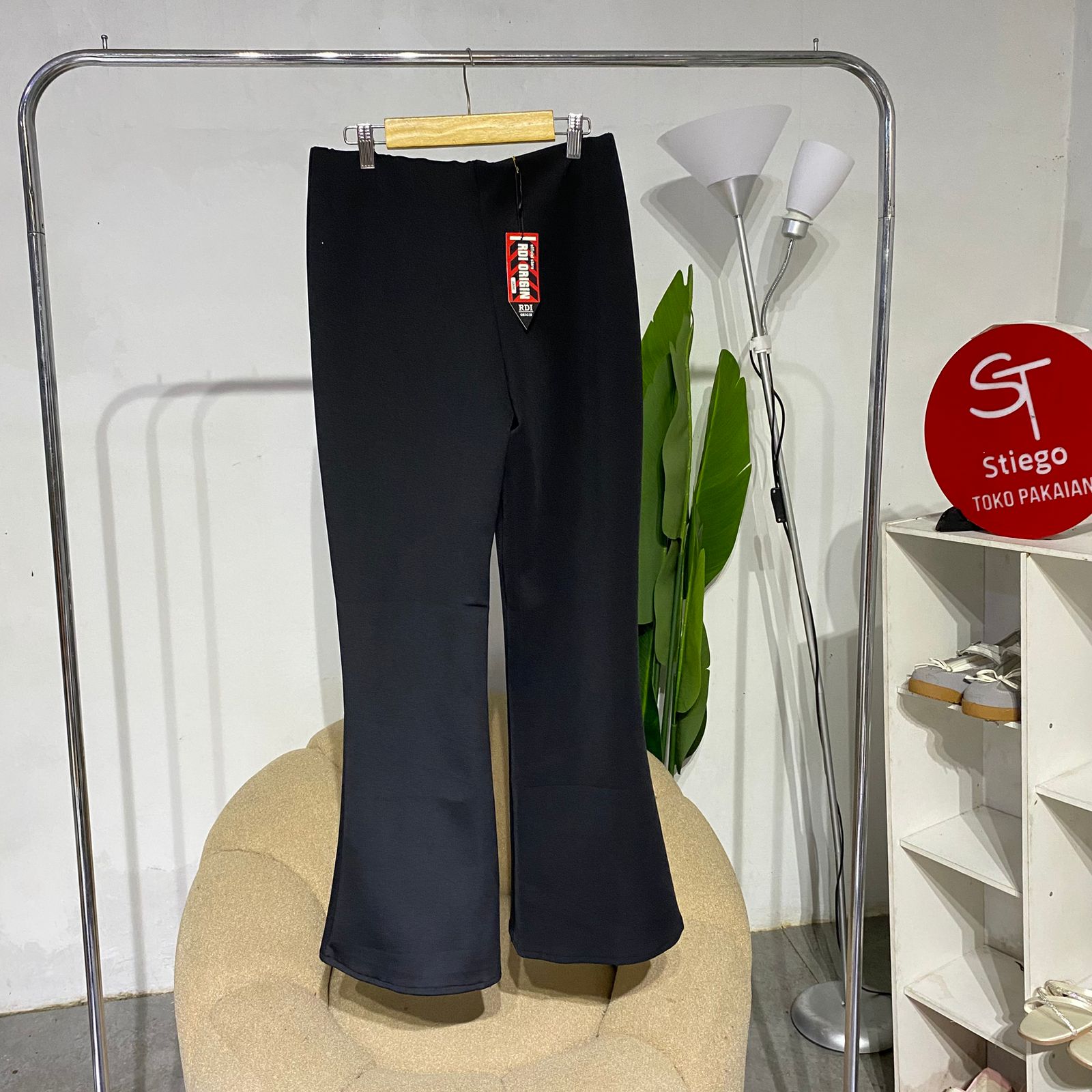 Celana wanita flare cutbray scuba