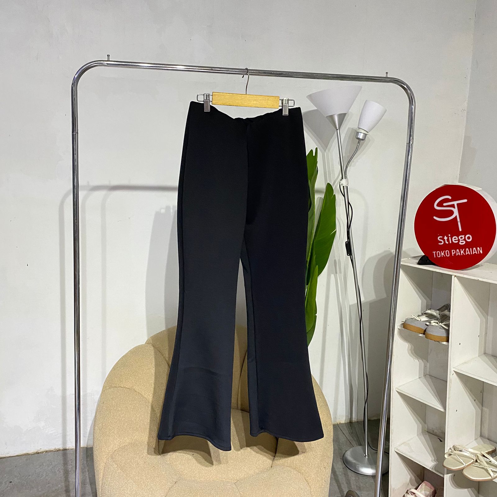 Celana wanita flare cutbray scuba