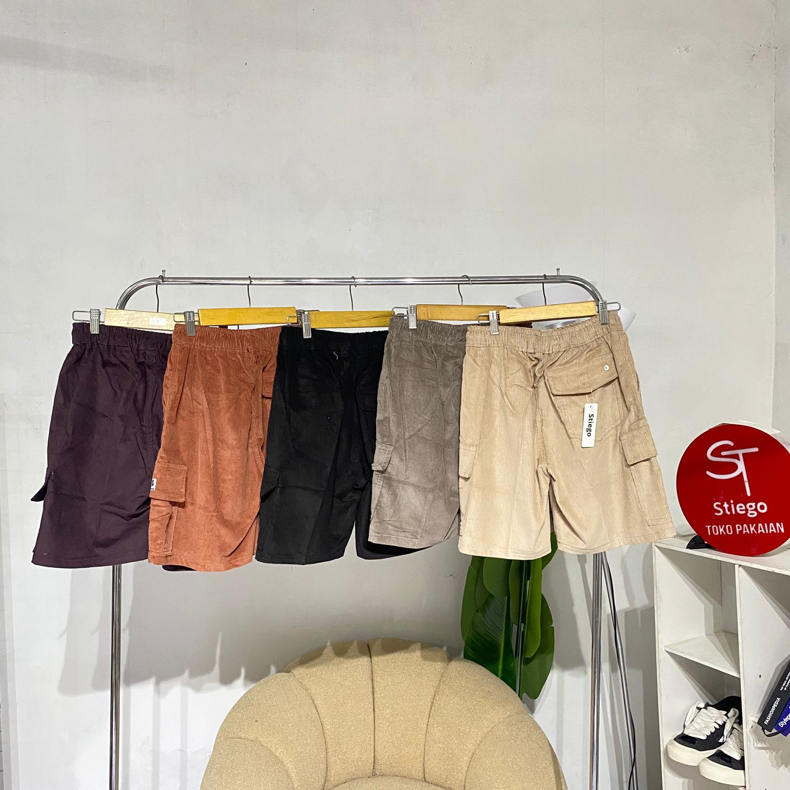 Stiego Celana Pendek Cargo Carduroy