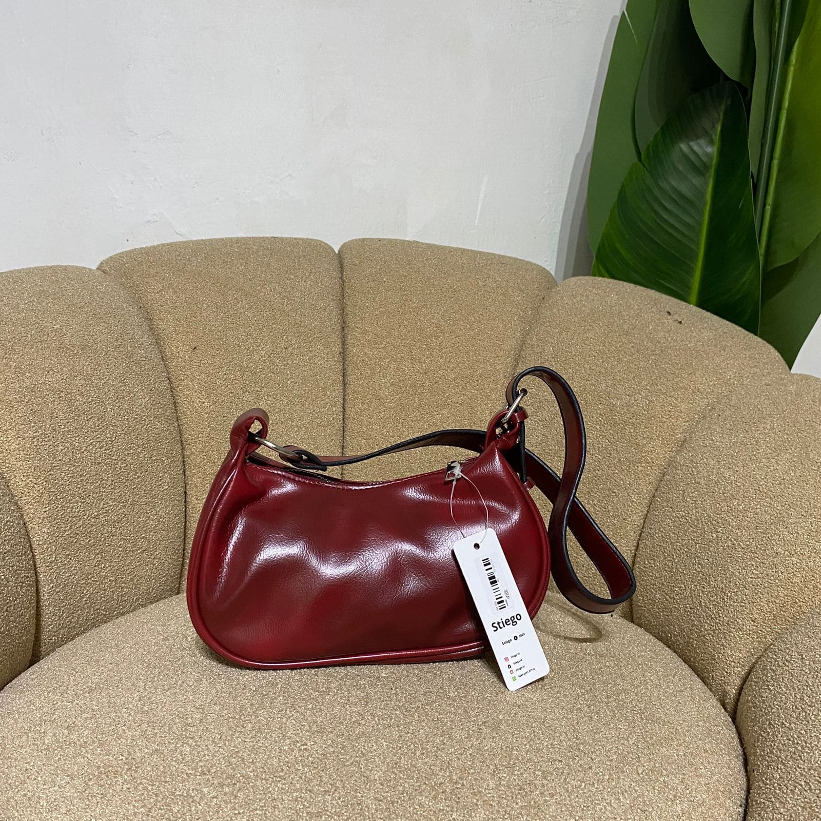 Tas slempang wanita motif otg Kantong glosy