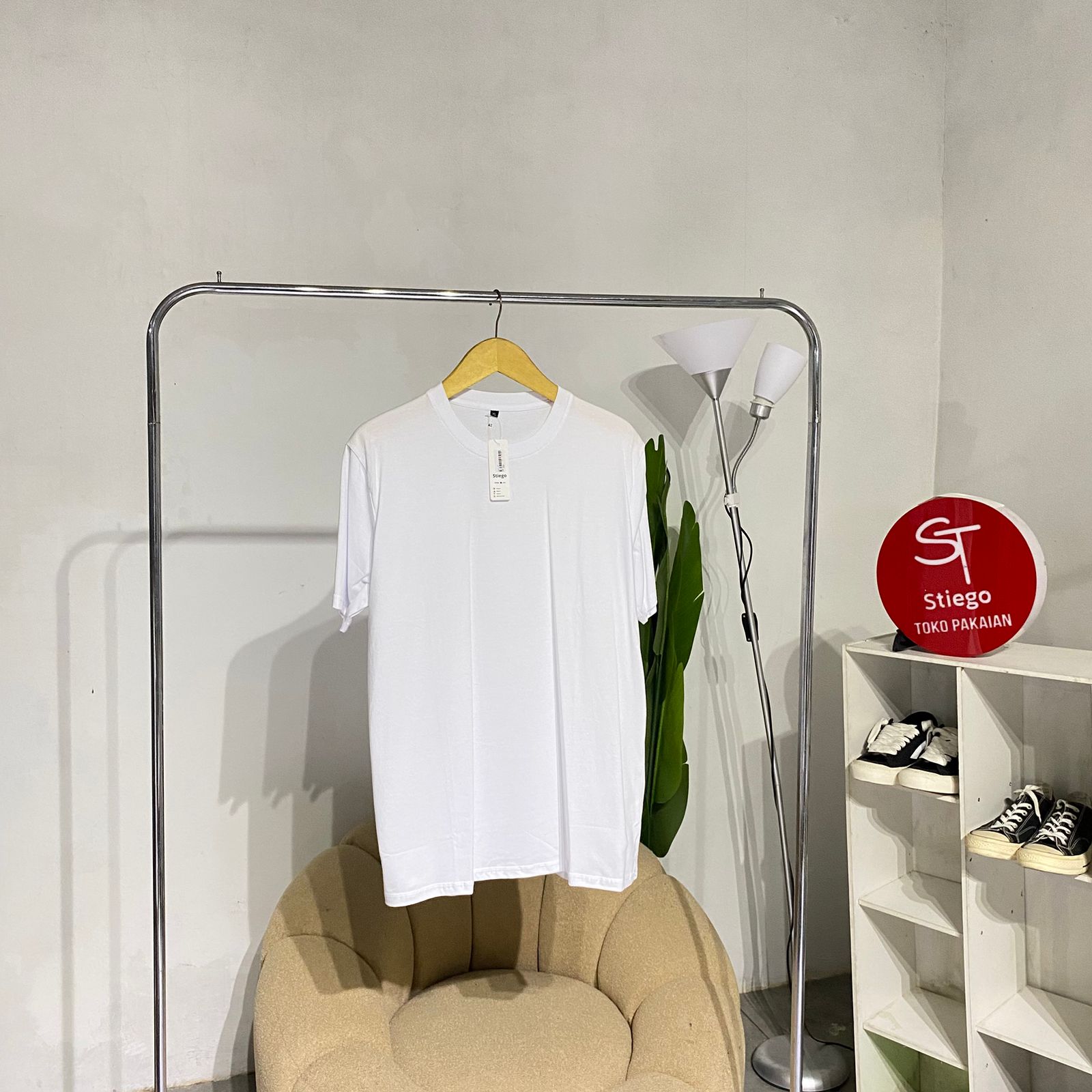 Atasan kaos polos pria lengan pendek