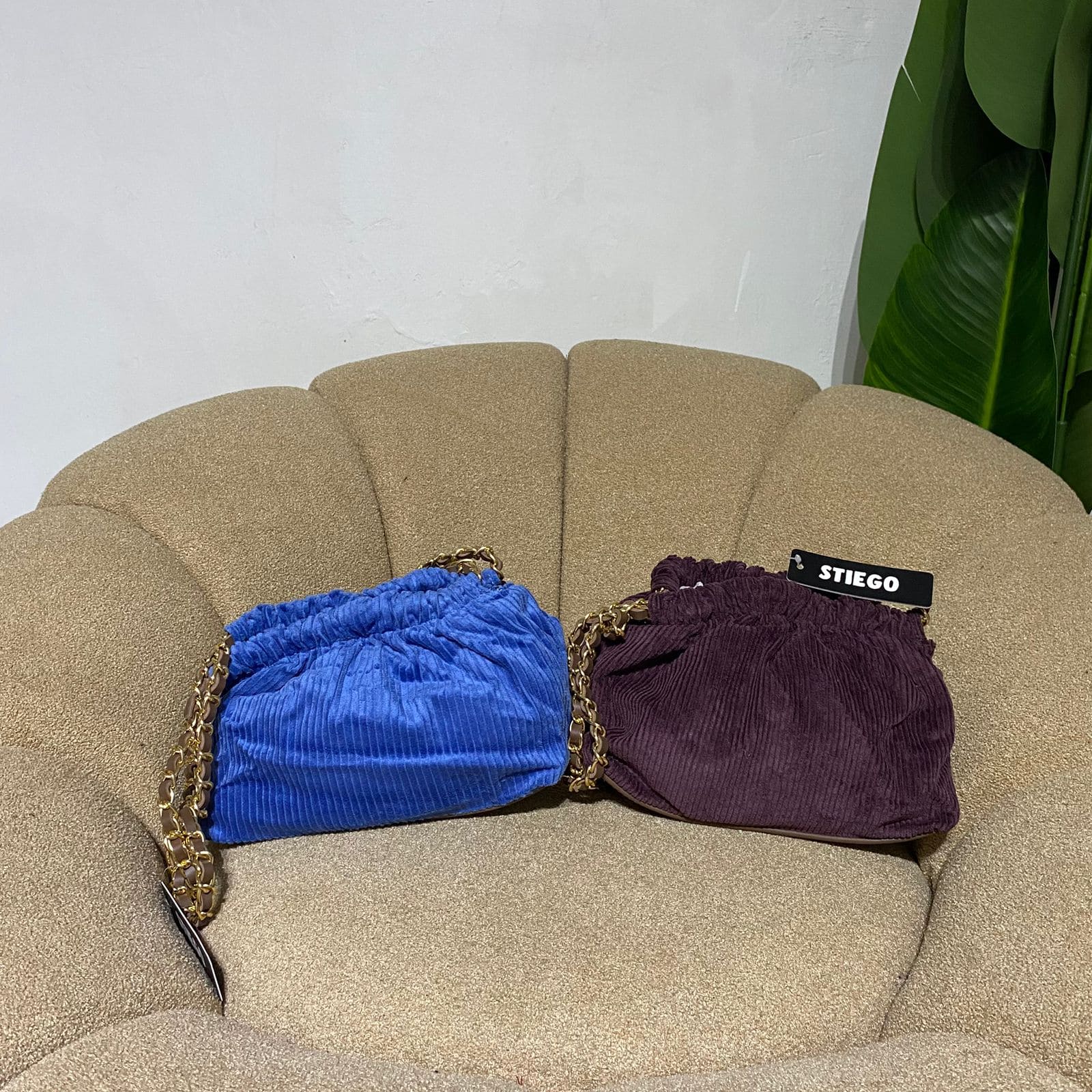 Tas slempang wanita motif Huan Corduroy