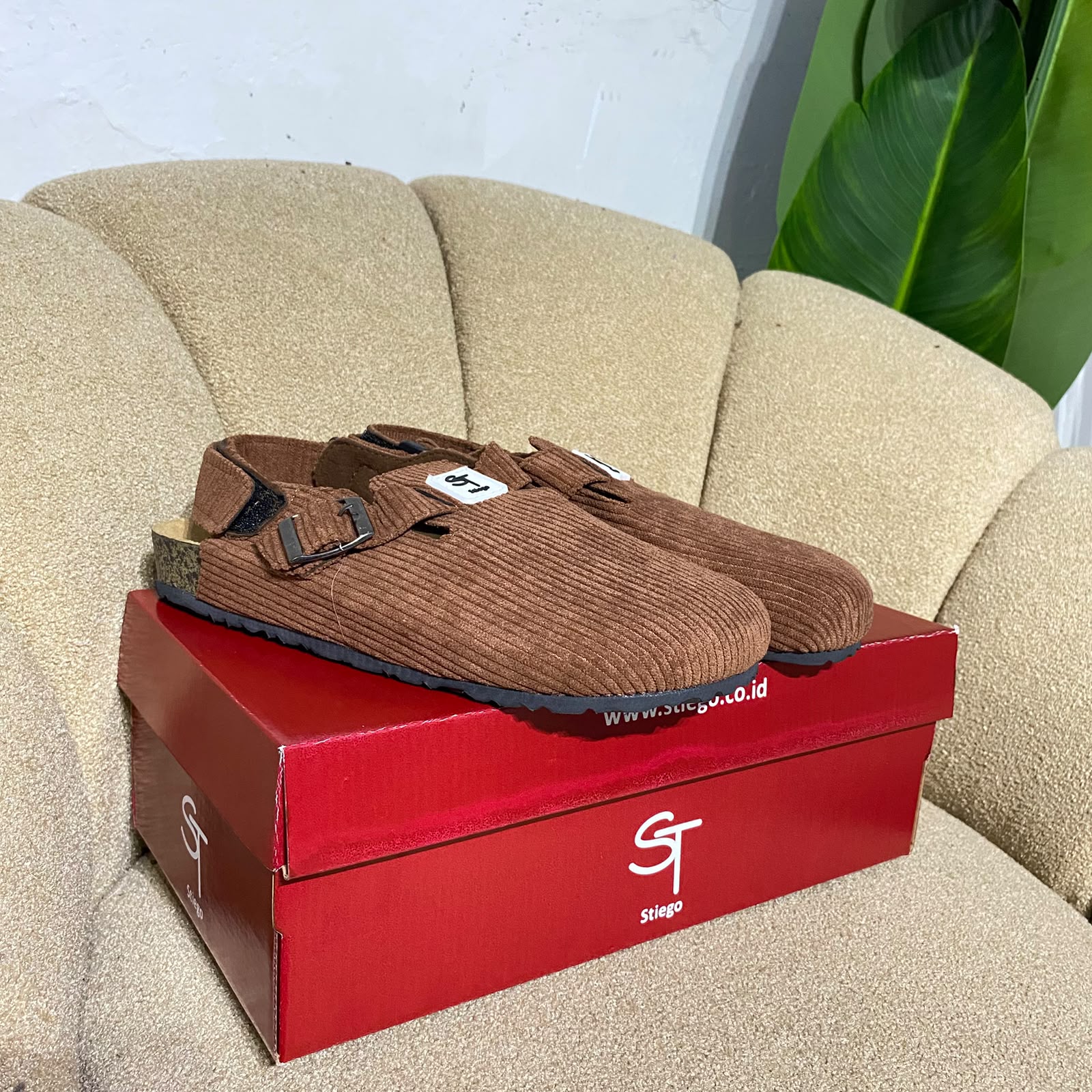 Stiego sepatu sandal clogs unisex pria & wanita