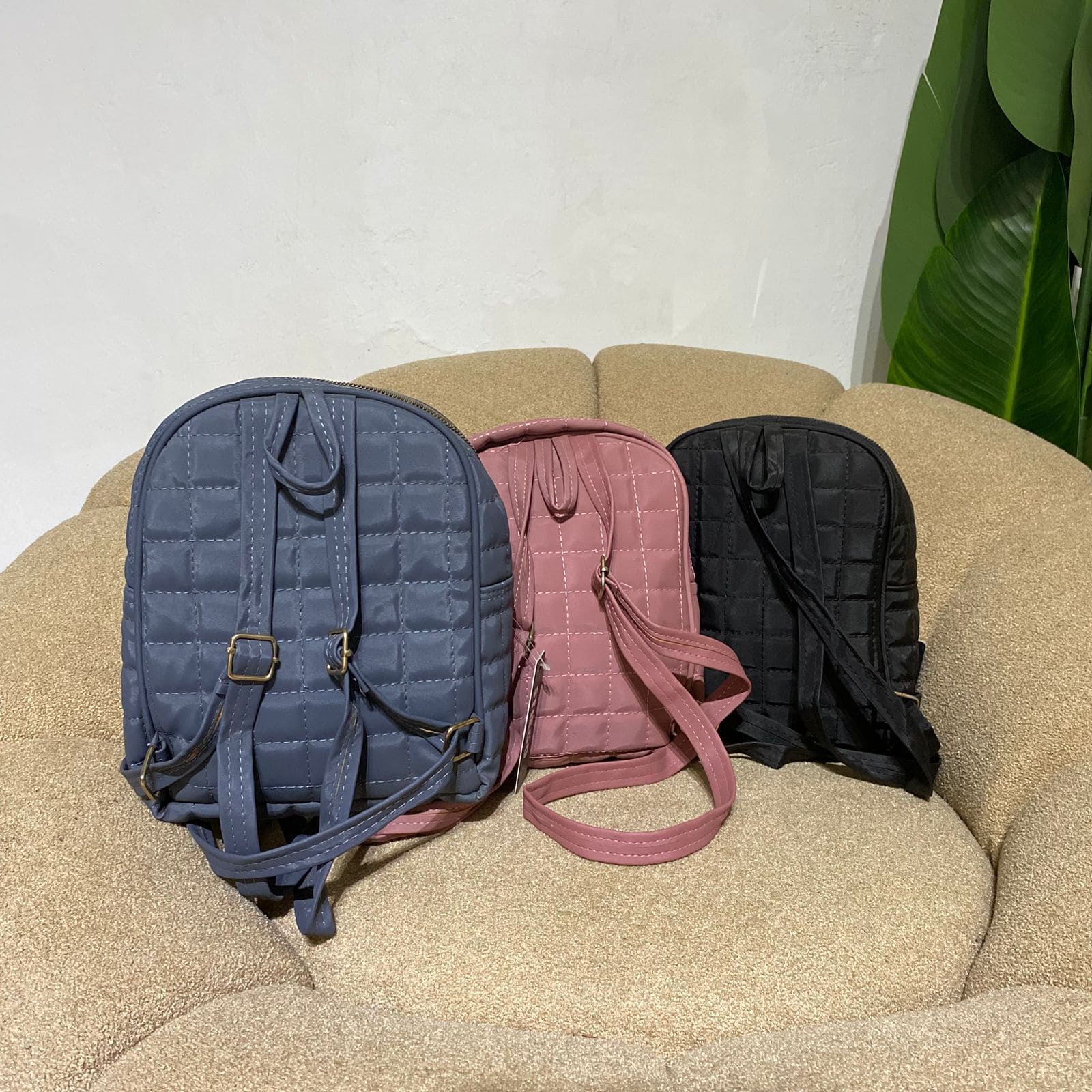 Tas ransel wanita motif Laria
