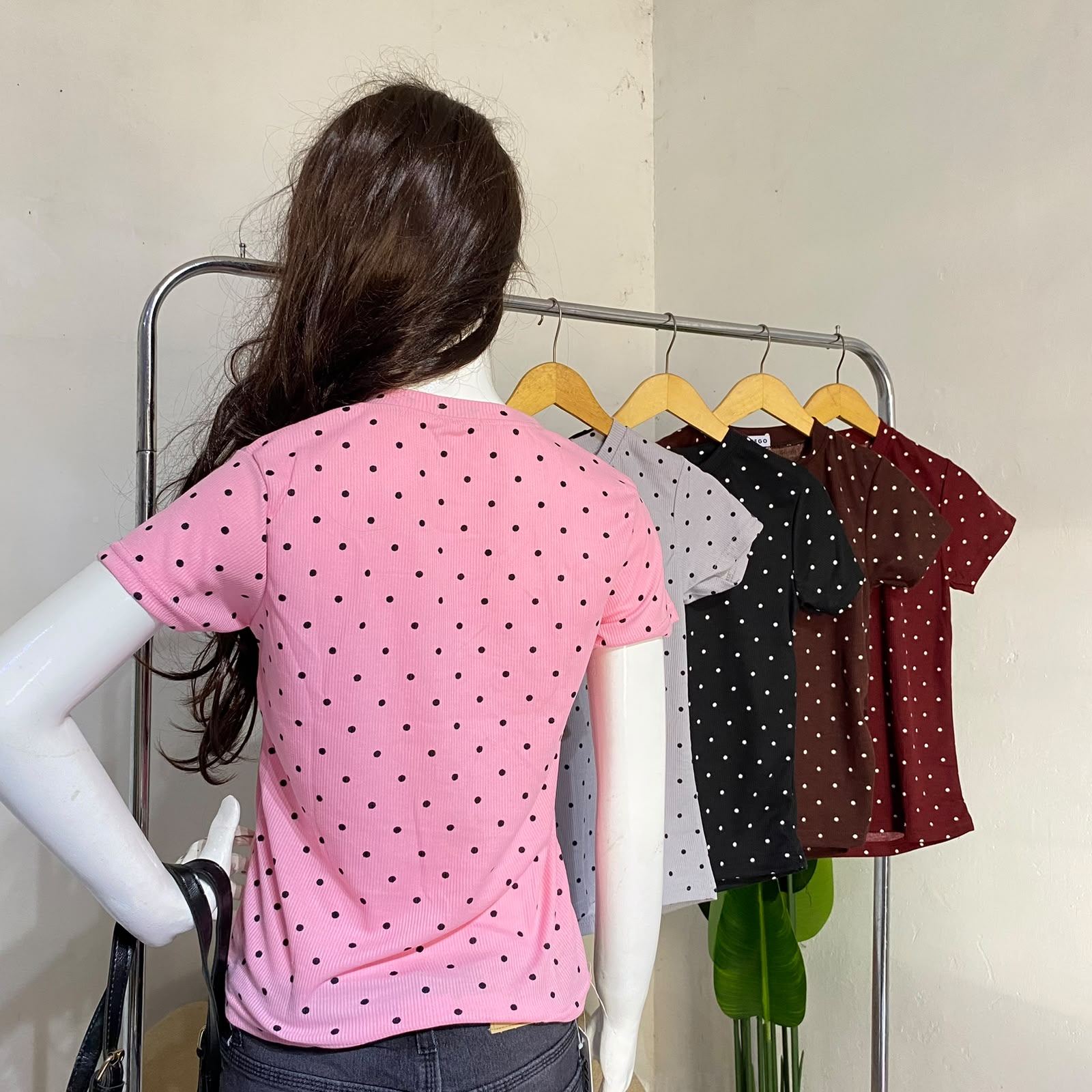 Kaos Wanita Polkadot fit