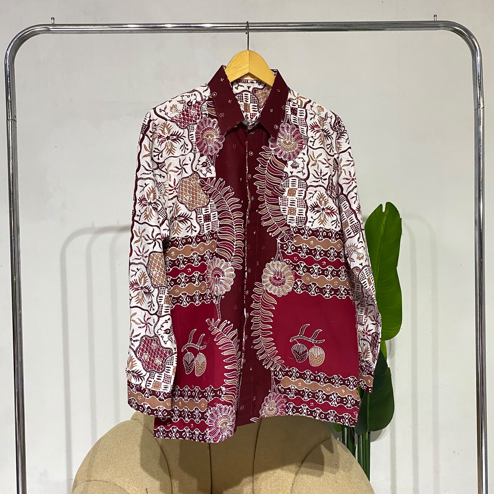 Kemeja batik  pria lengan panjang binair