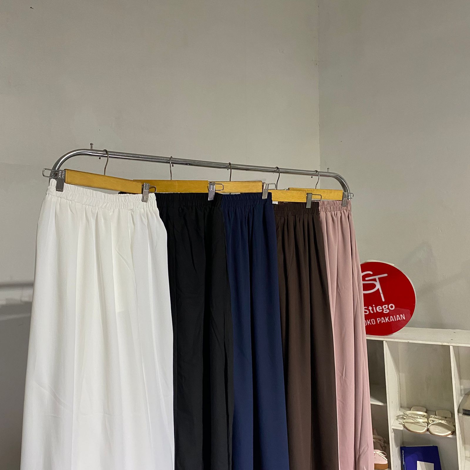 Rok wanita basic polos darul