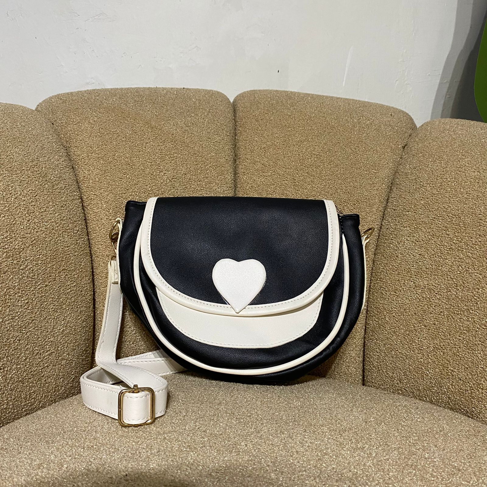 Tas wanita rena slempang love