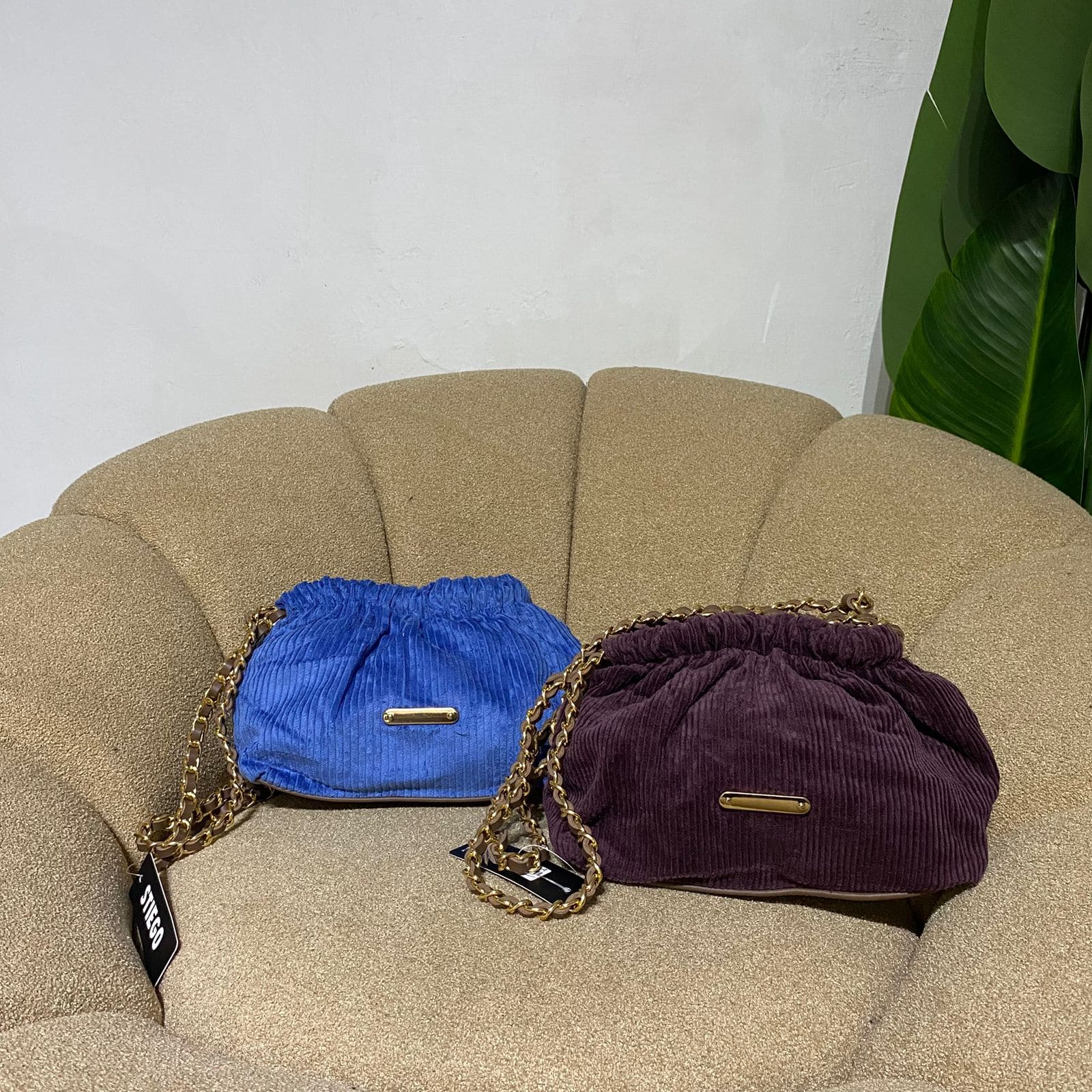 Tas slempang wanita motif Huan Corduroy