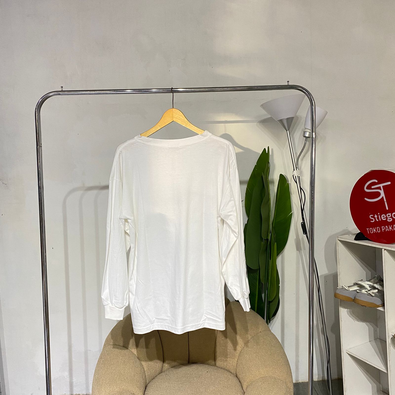 kaos  wanita dara list