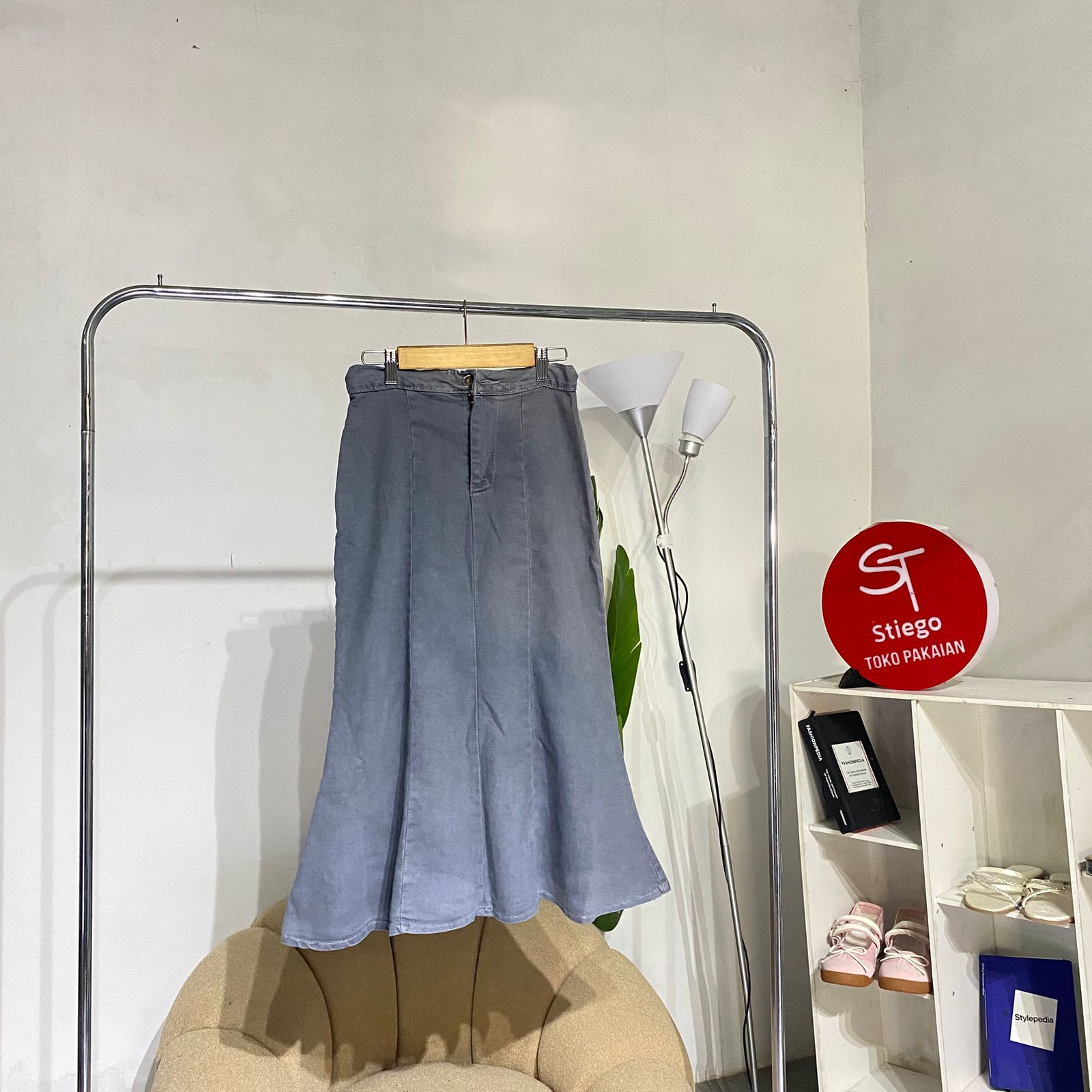Rok jeans wanita mermaid abu