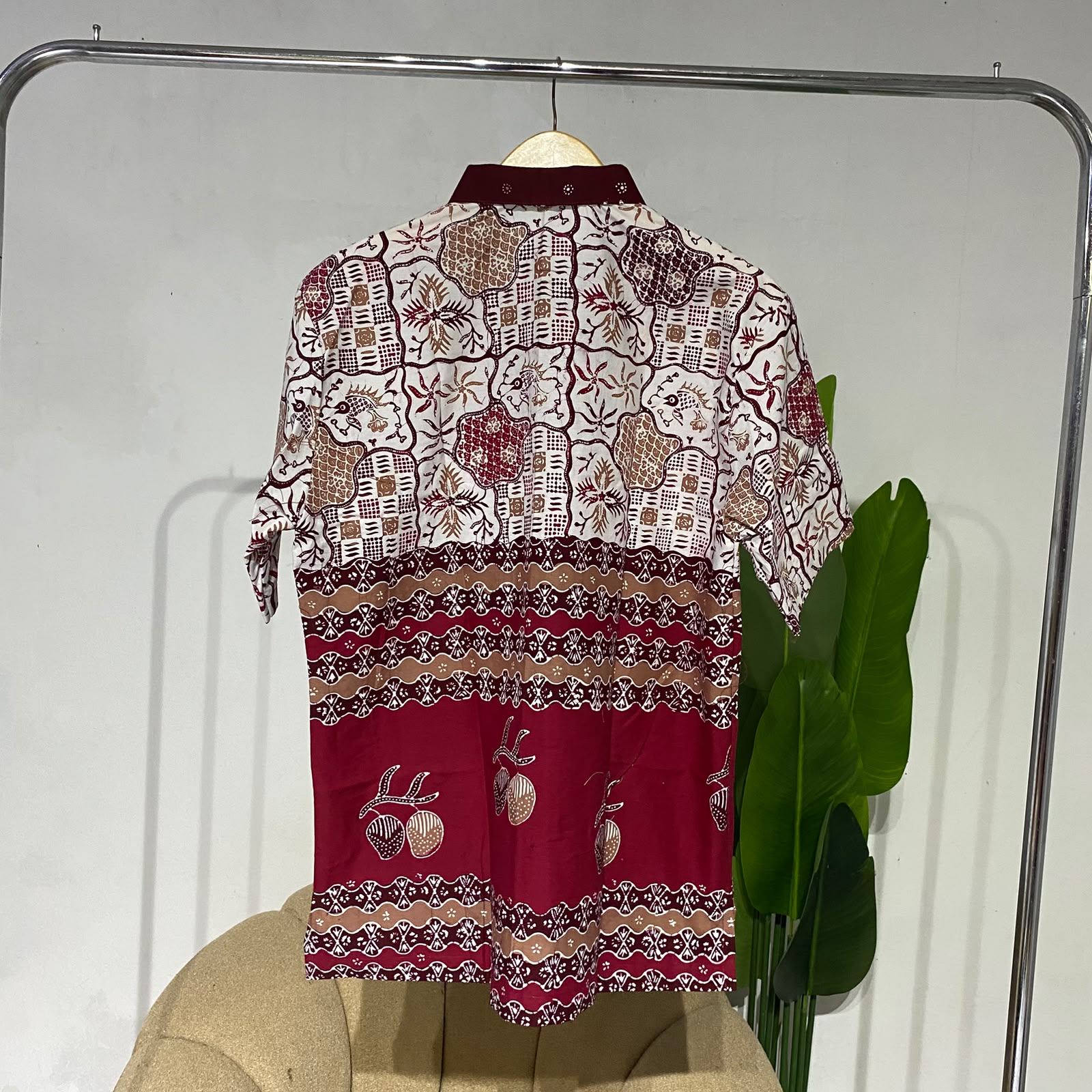 Kemeja batik  pria lengan pendek binair