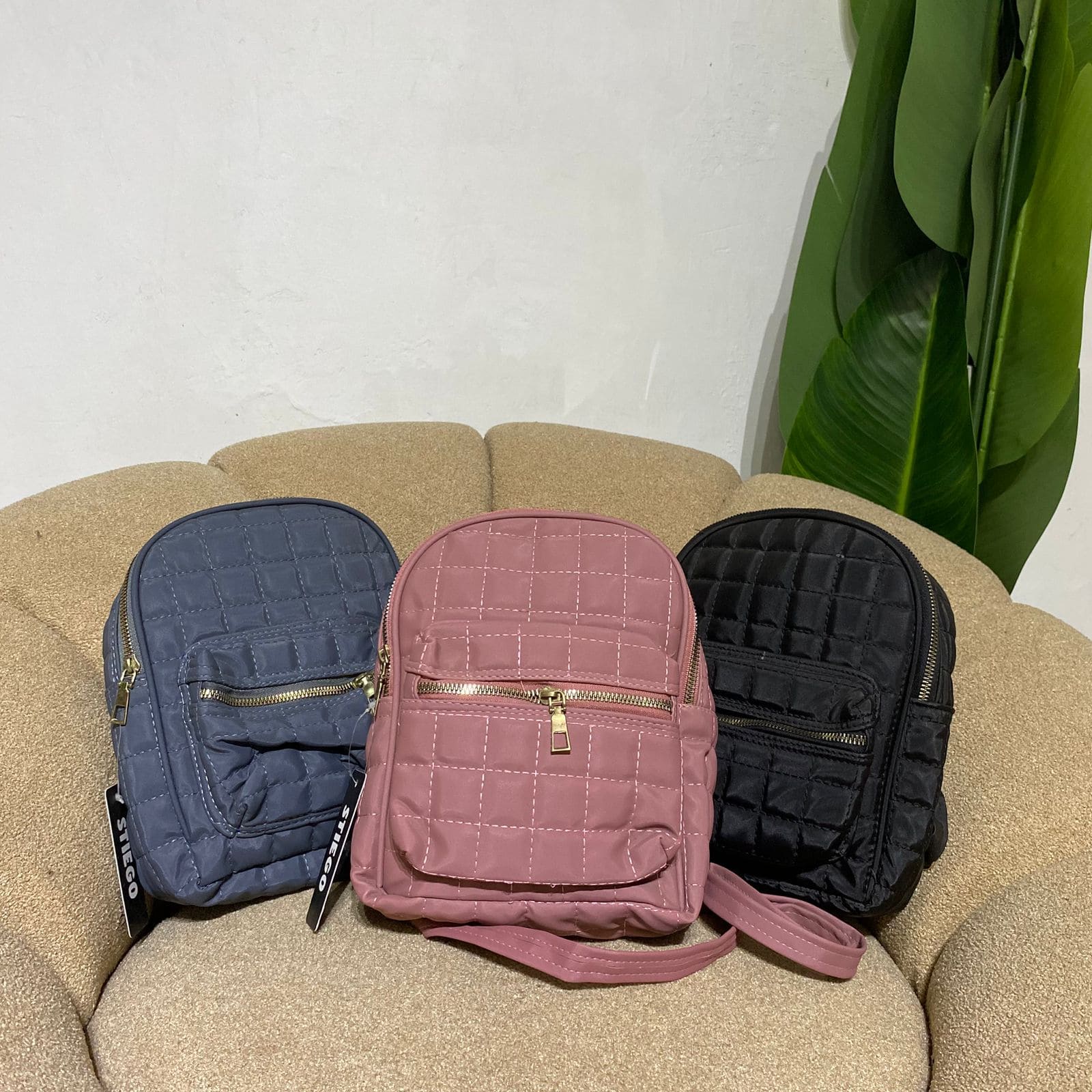 Tas ransel wanita motif Laria